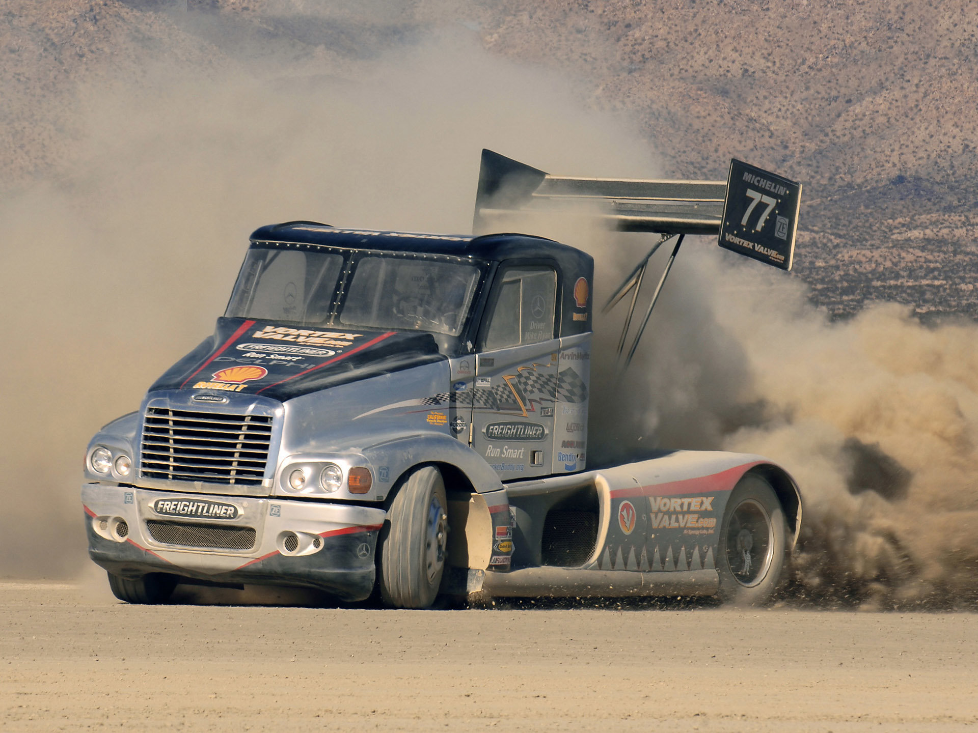 Freightliner Wallpapers