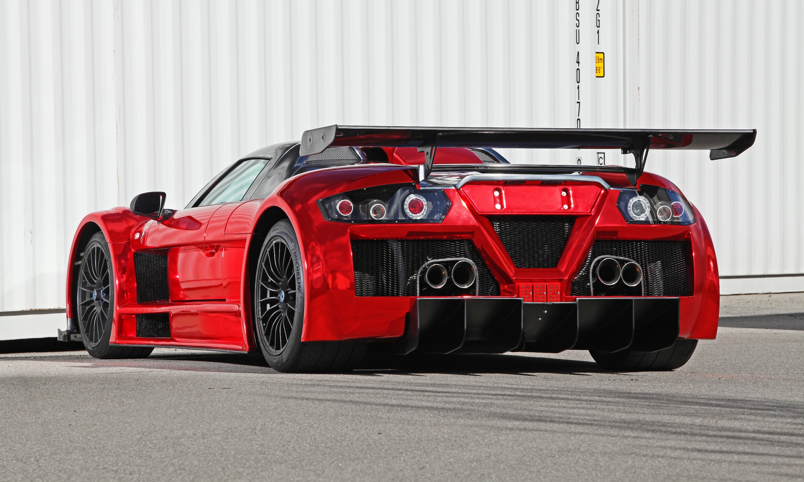 Gumpert Apollo R Wallpapers