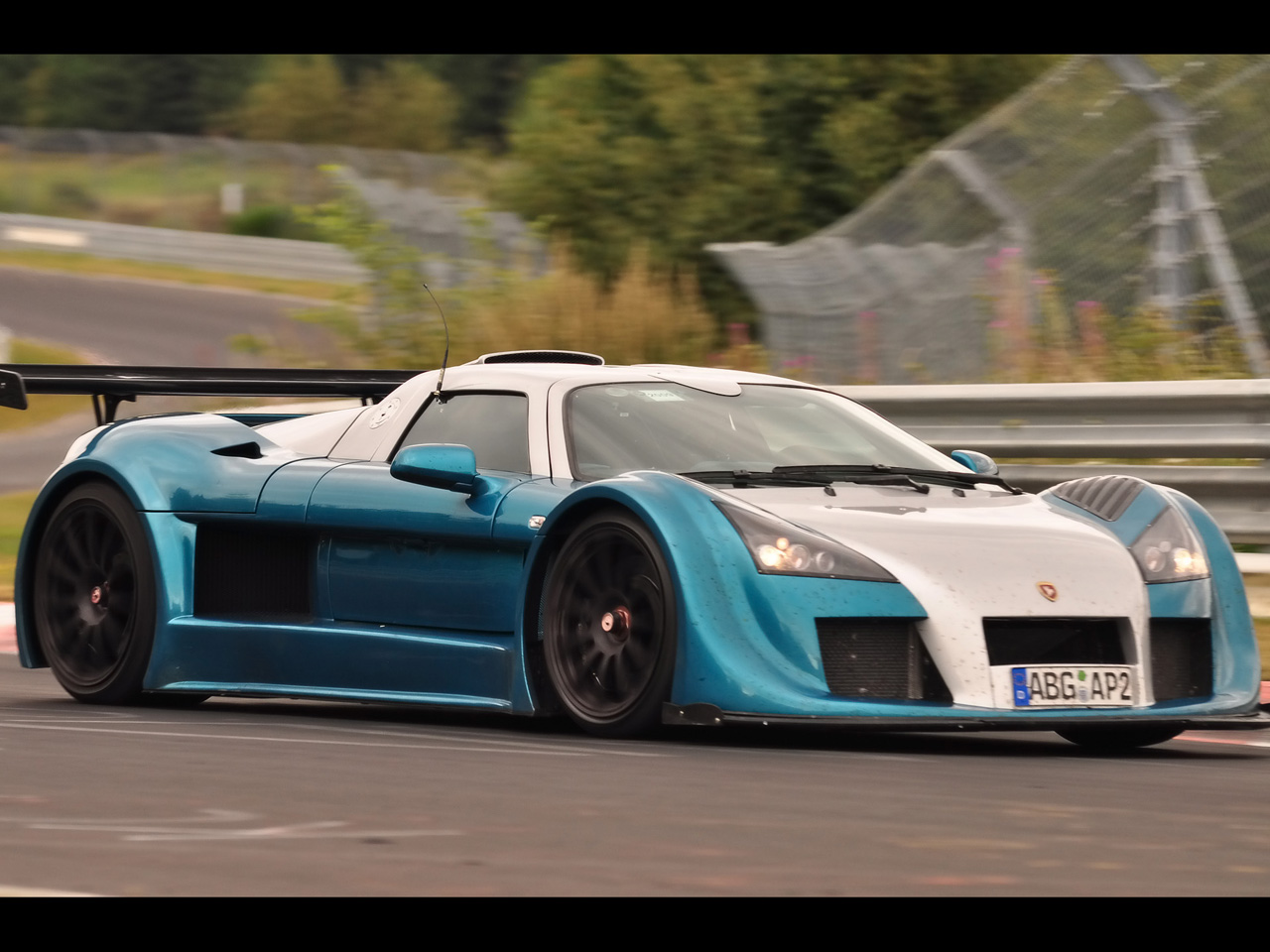 Gumpert Apollo Sedan Wallpapers