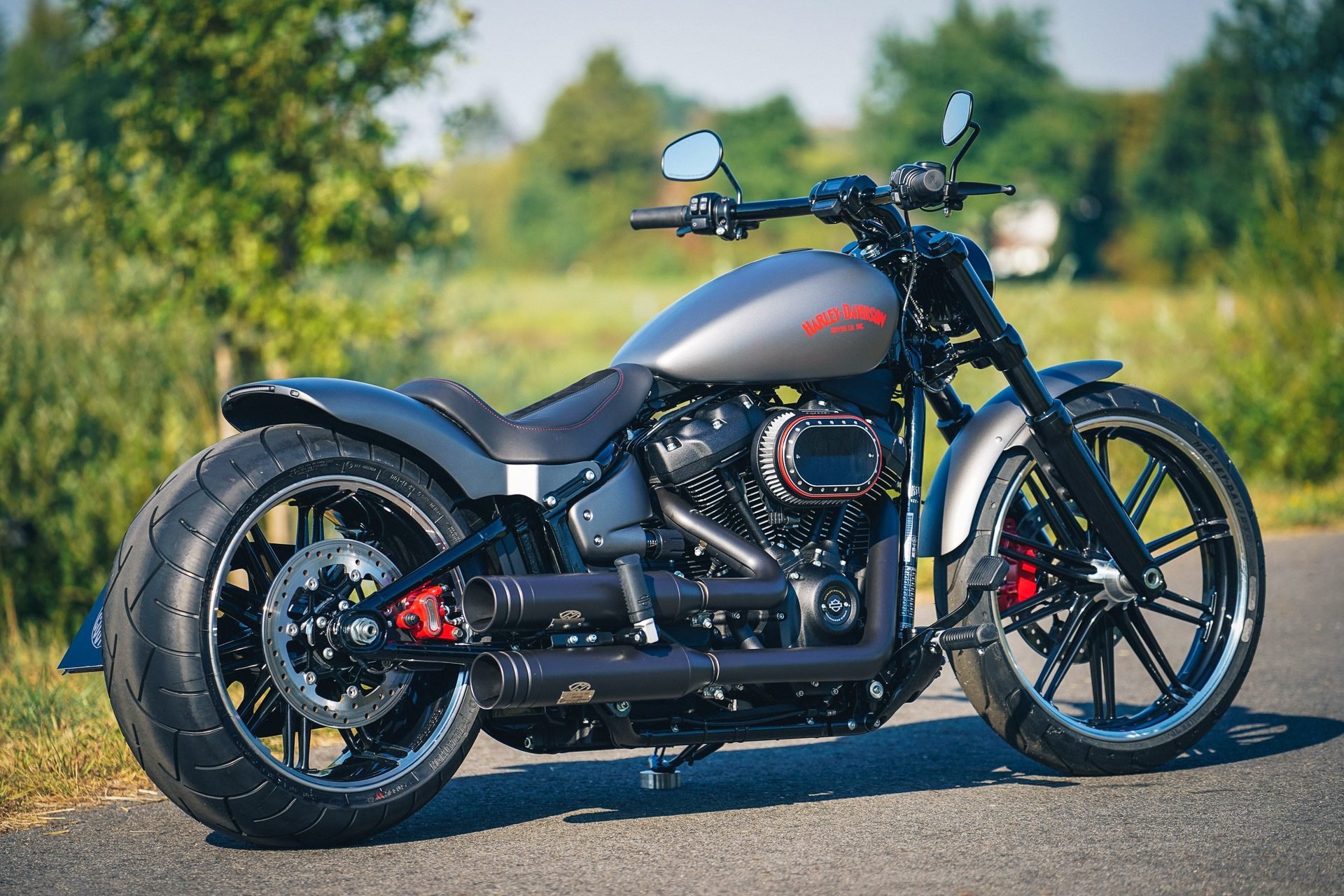 Harley-Davidson Breakout Wallpapers