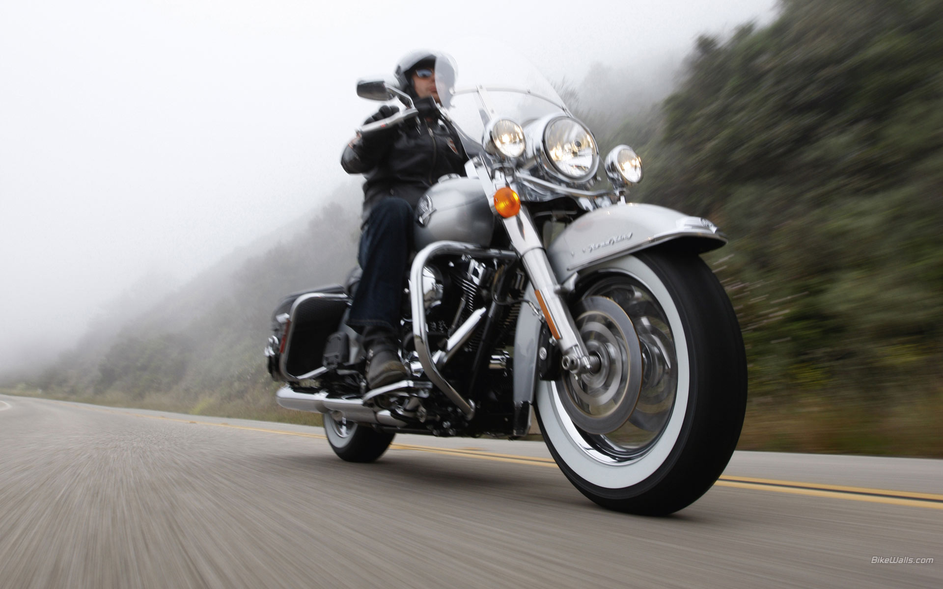 Harley-Davidson Road King Wallpapers