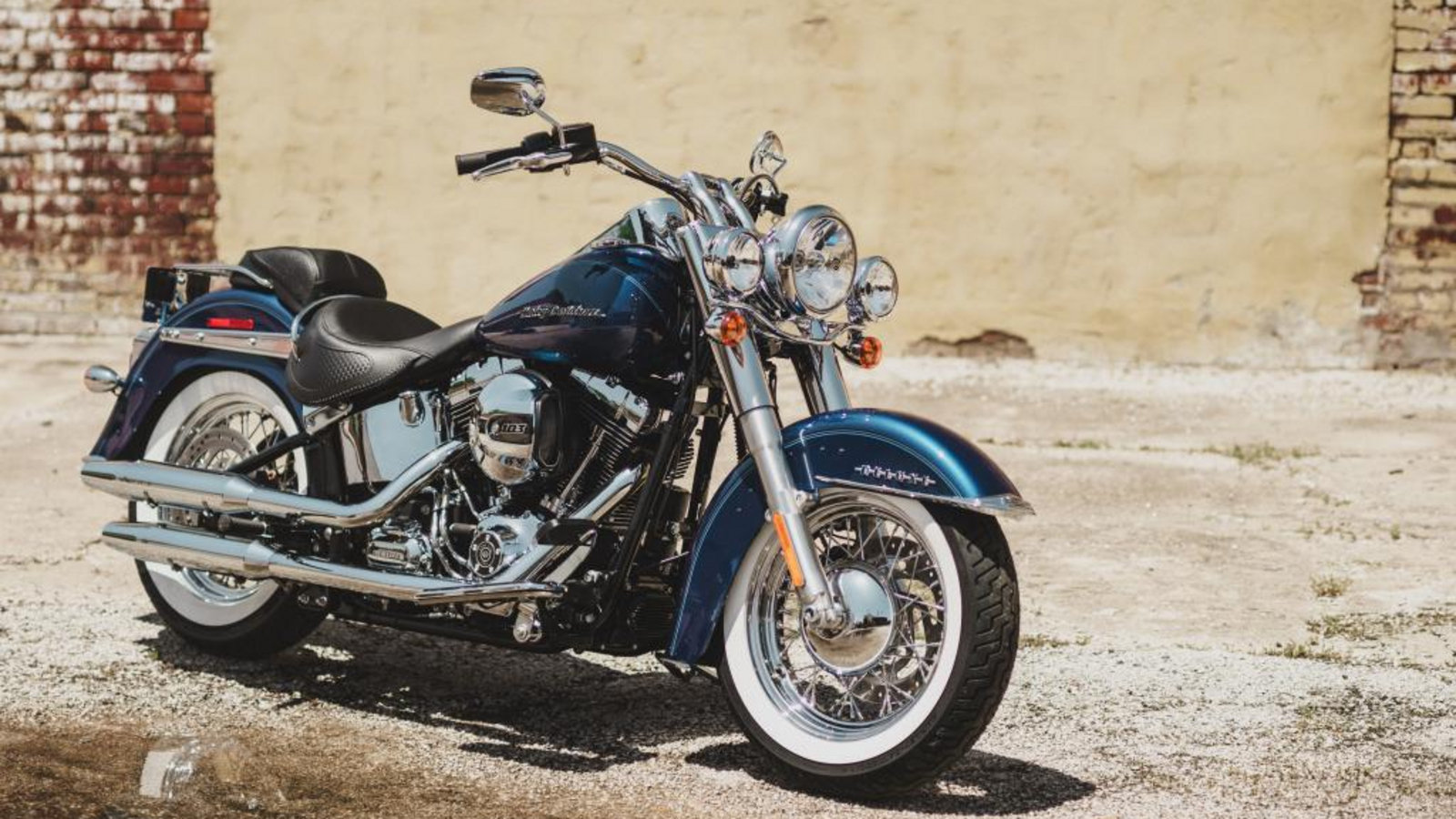 Harley-Davidson Softail Deluxe Wallpapers