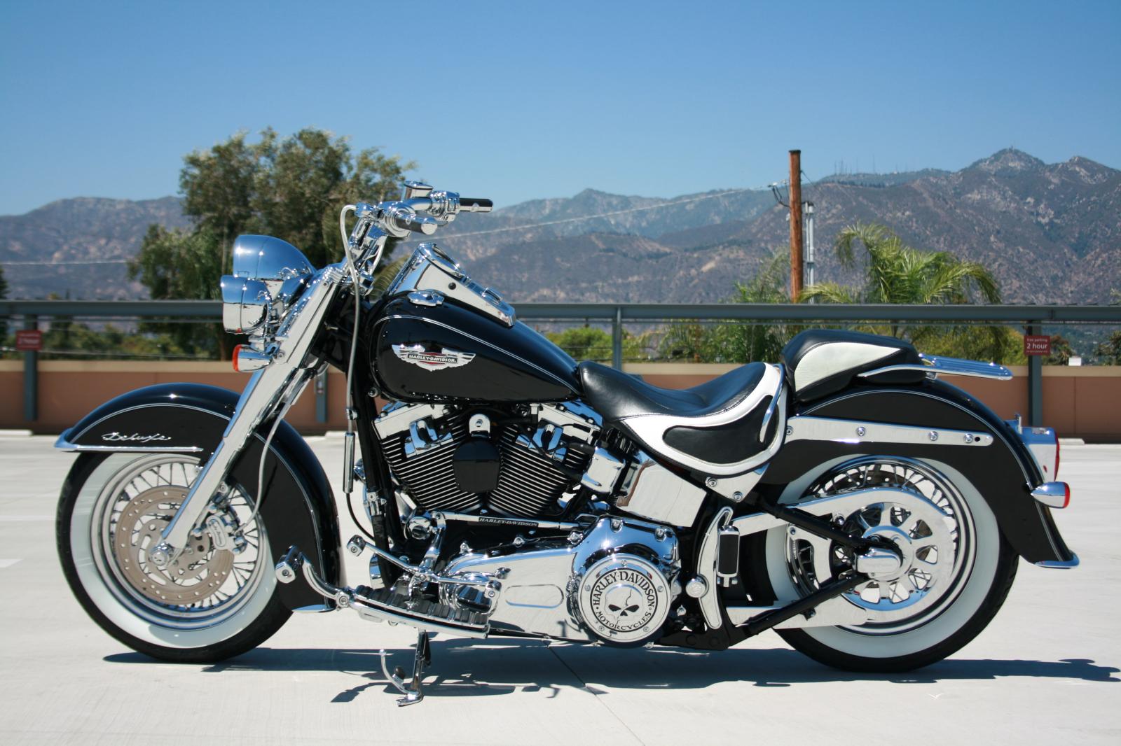 Harley-Davidson Softail Deluxe Wallpapers