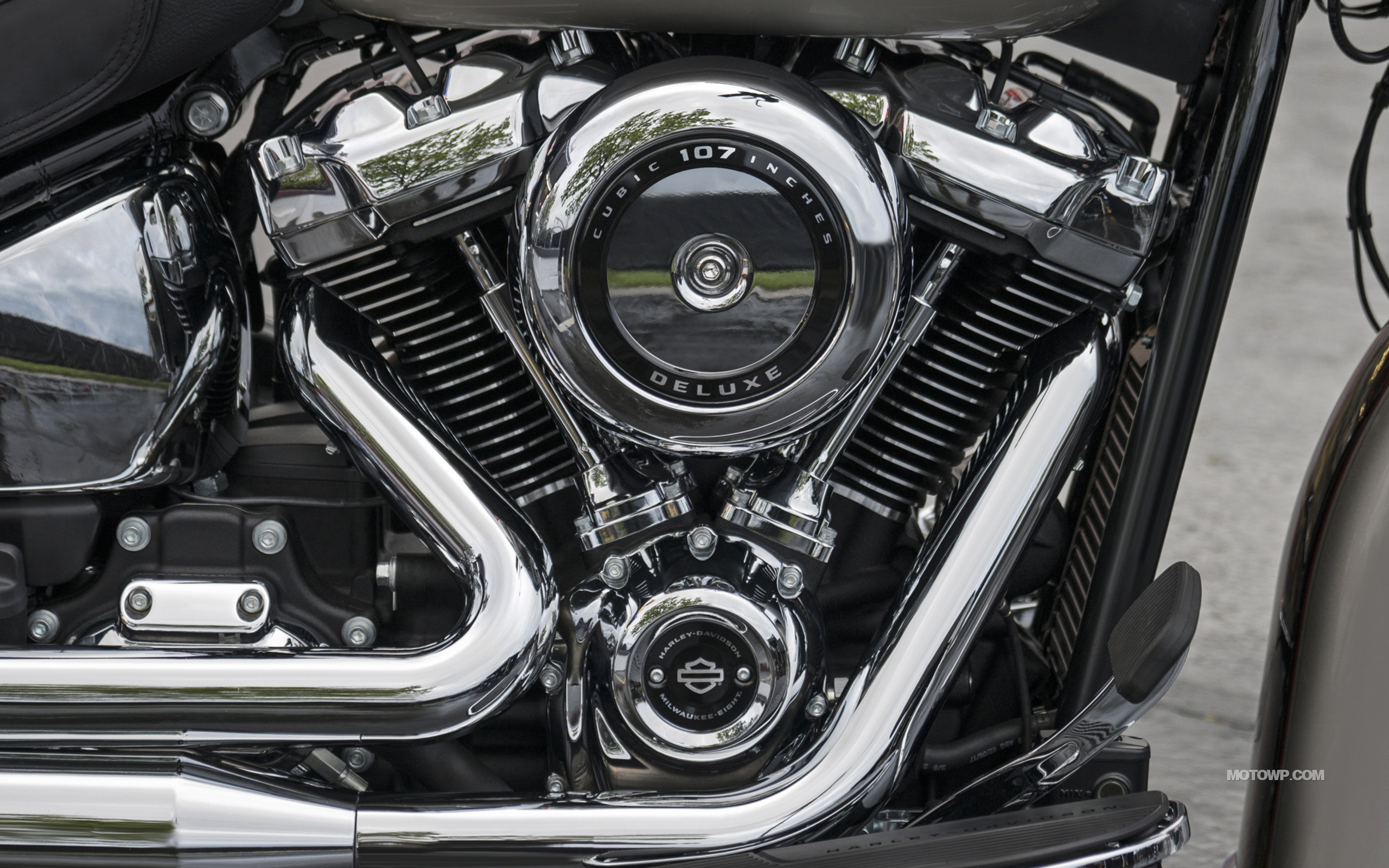 Harley-Davidson Softail Deluxe Wallpapers