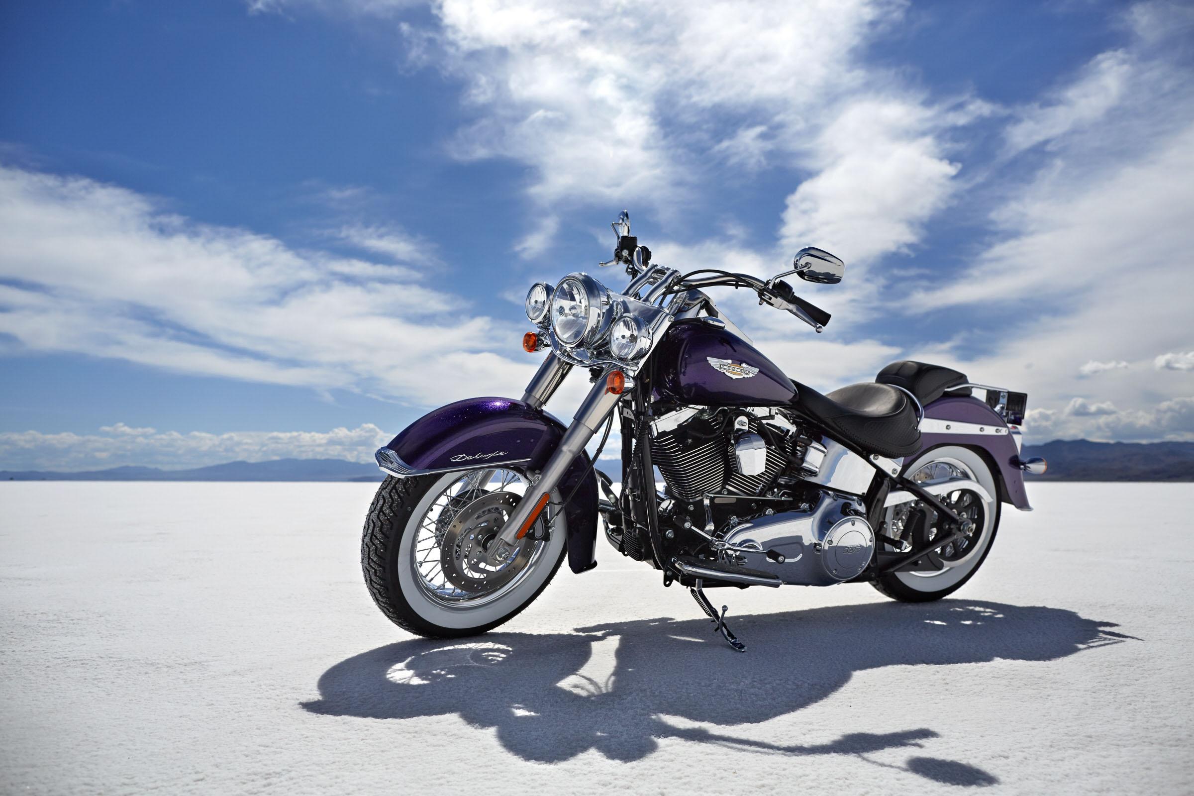 Harley-Davidson Softail Deluxe Wallpapers