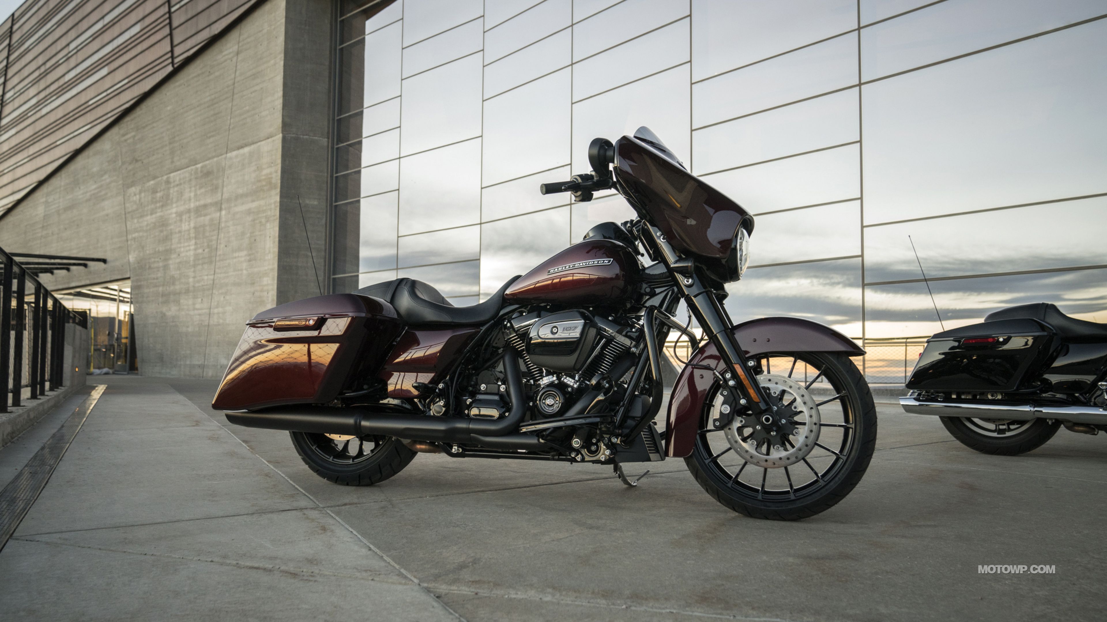 Harley-Davidson Street Glide Wallpapers