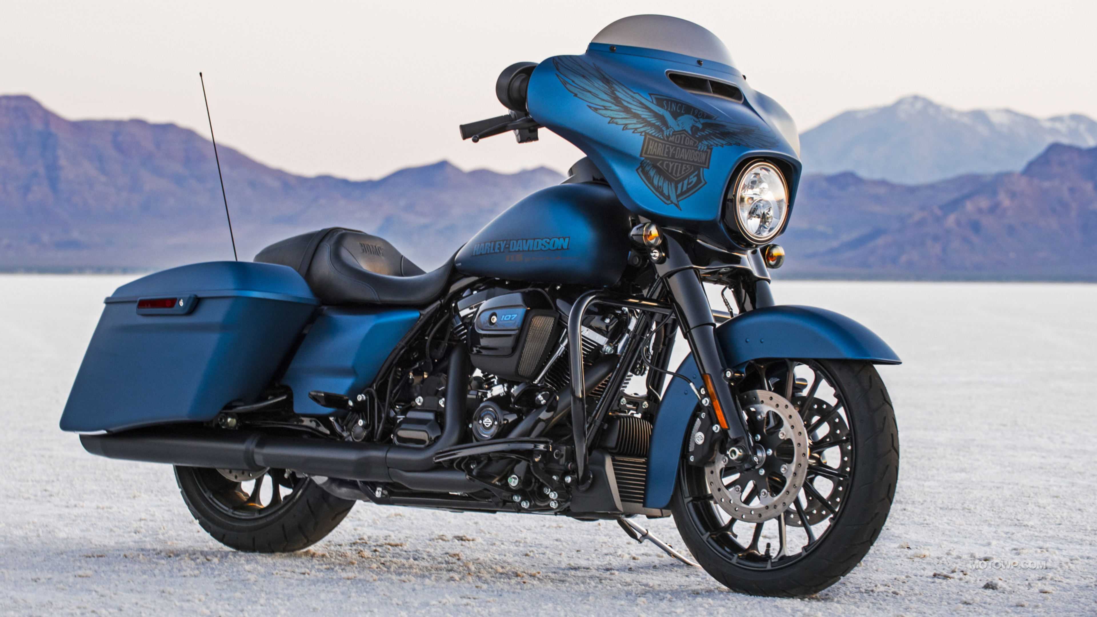 Harley-Davidson Street Glide Wallpapers