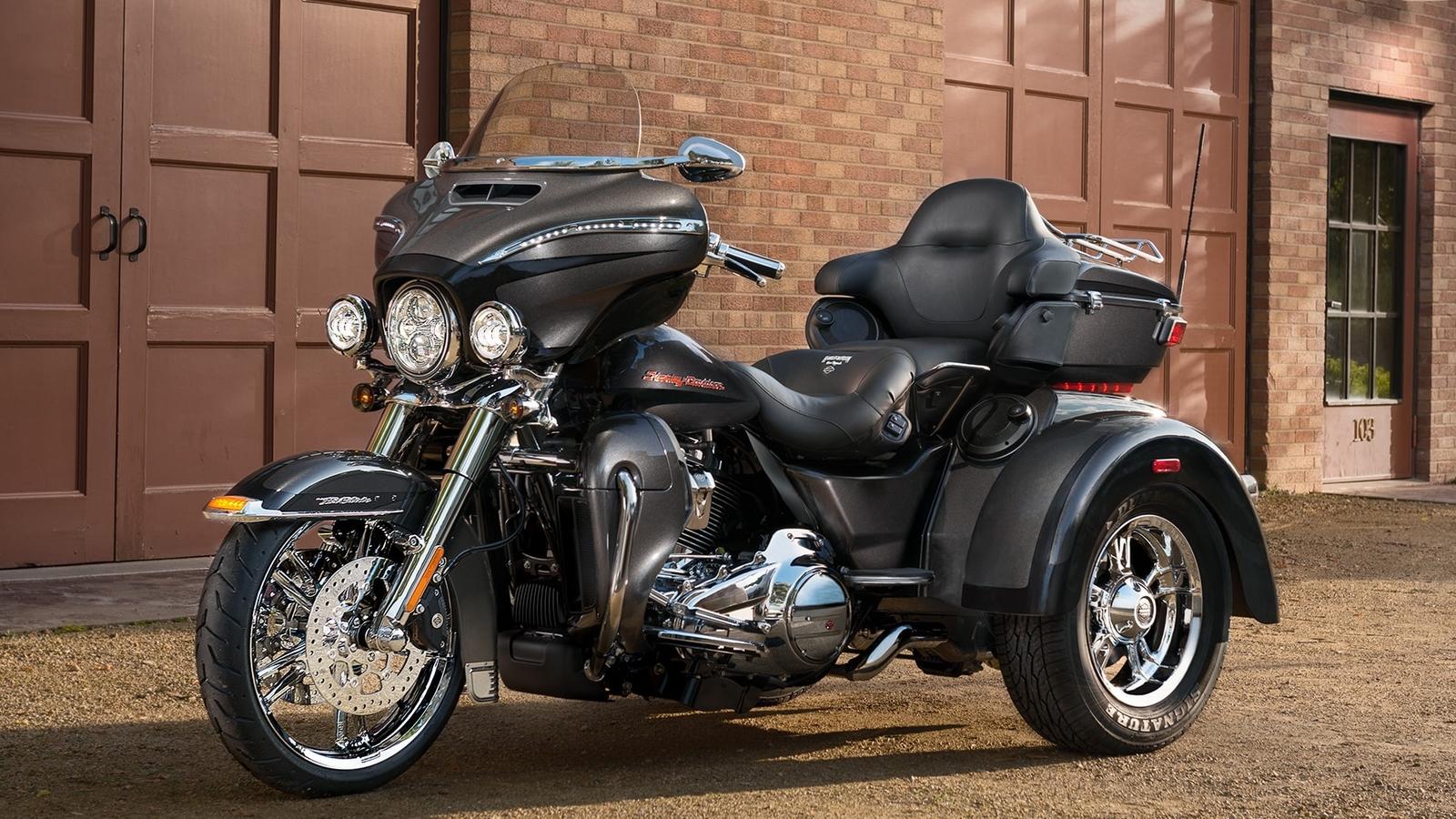 Harley-Davidson Tri Glide Ultra Wallpapers