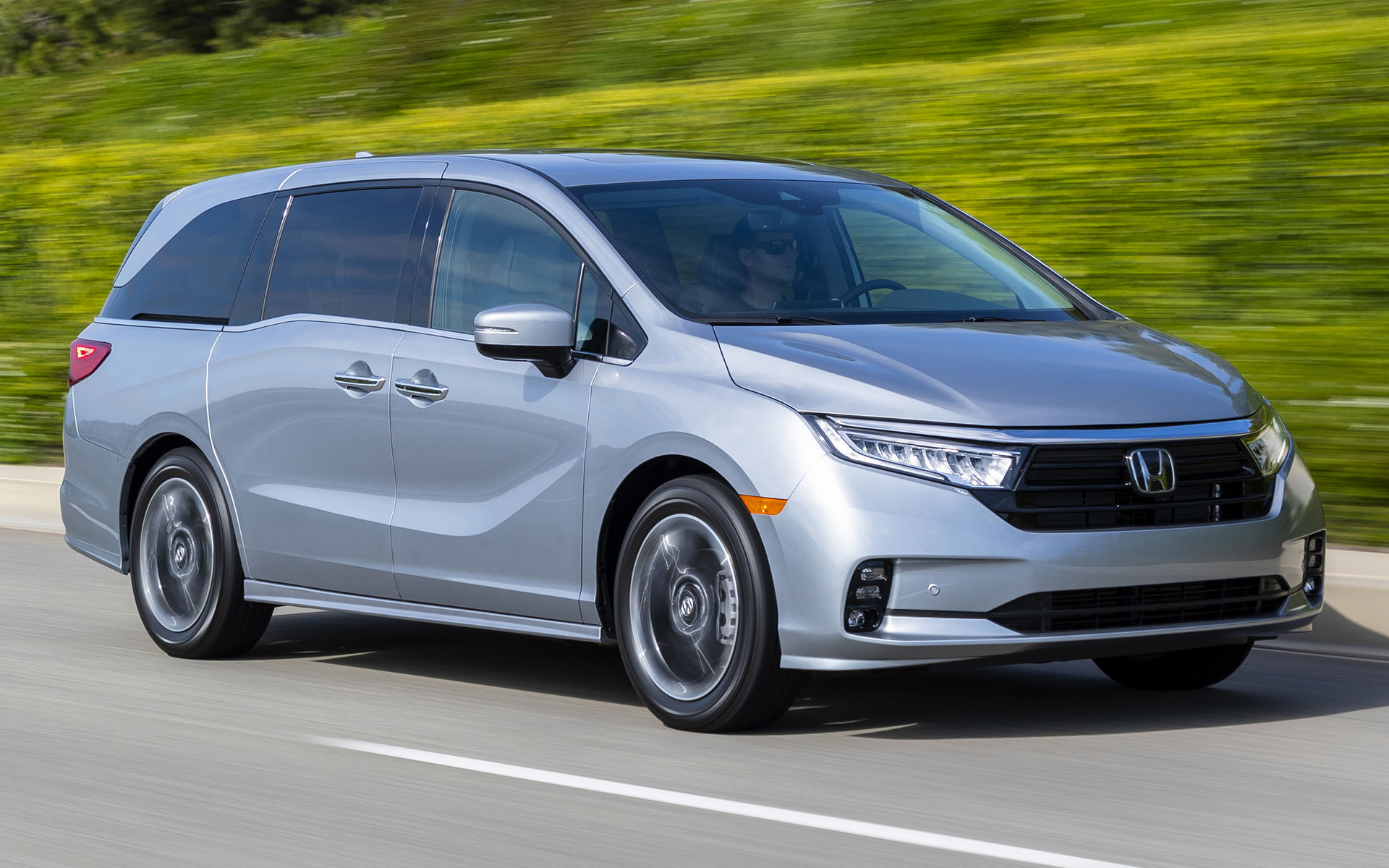 Honda Odyssey Touring Wallpapers