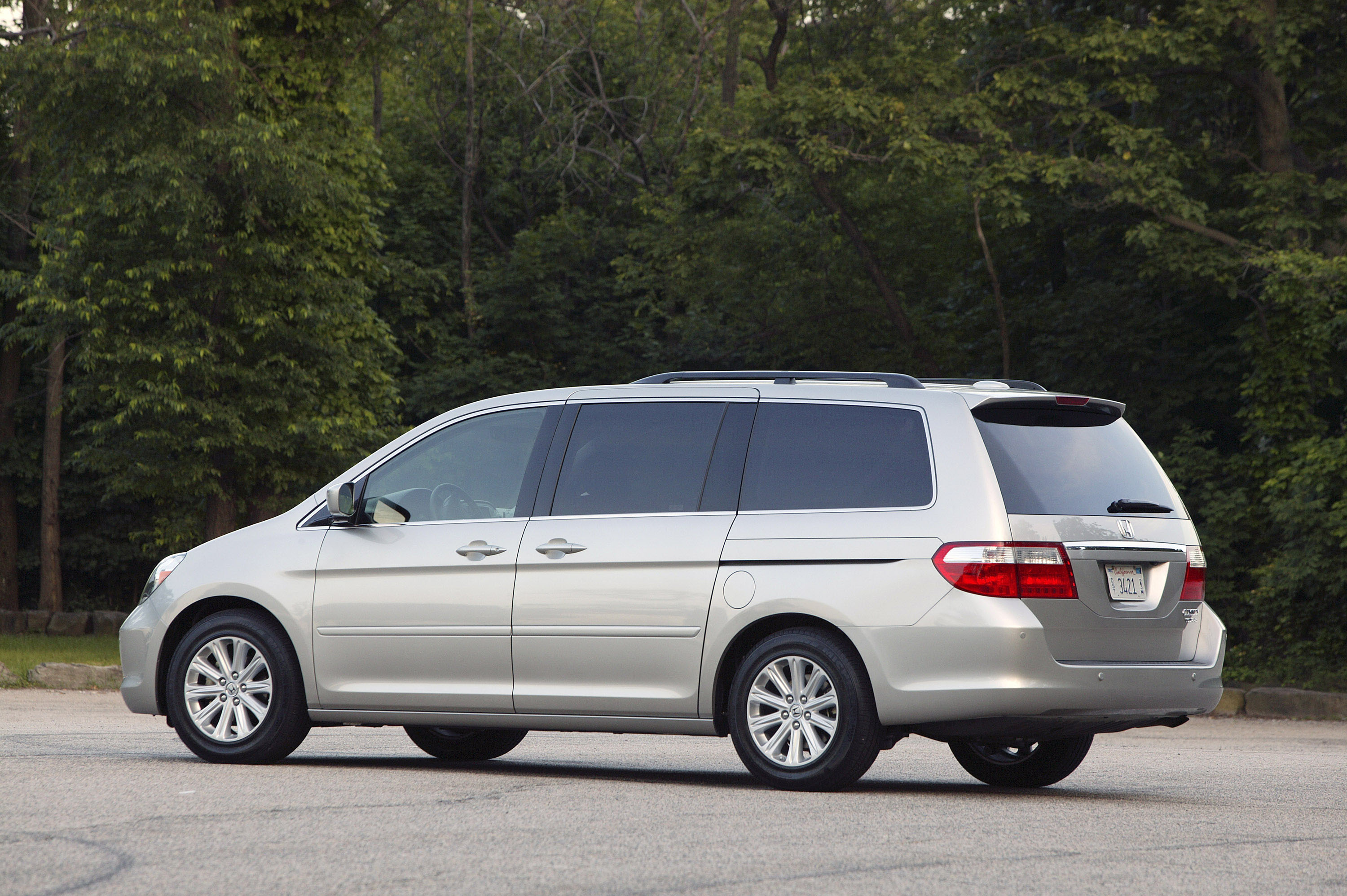 Honda Odyssey Touring Wallpapers