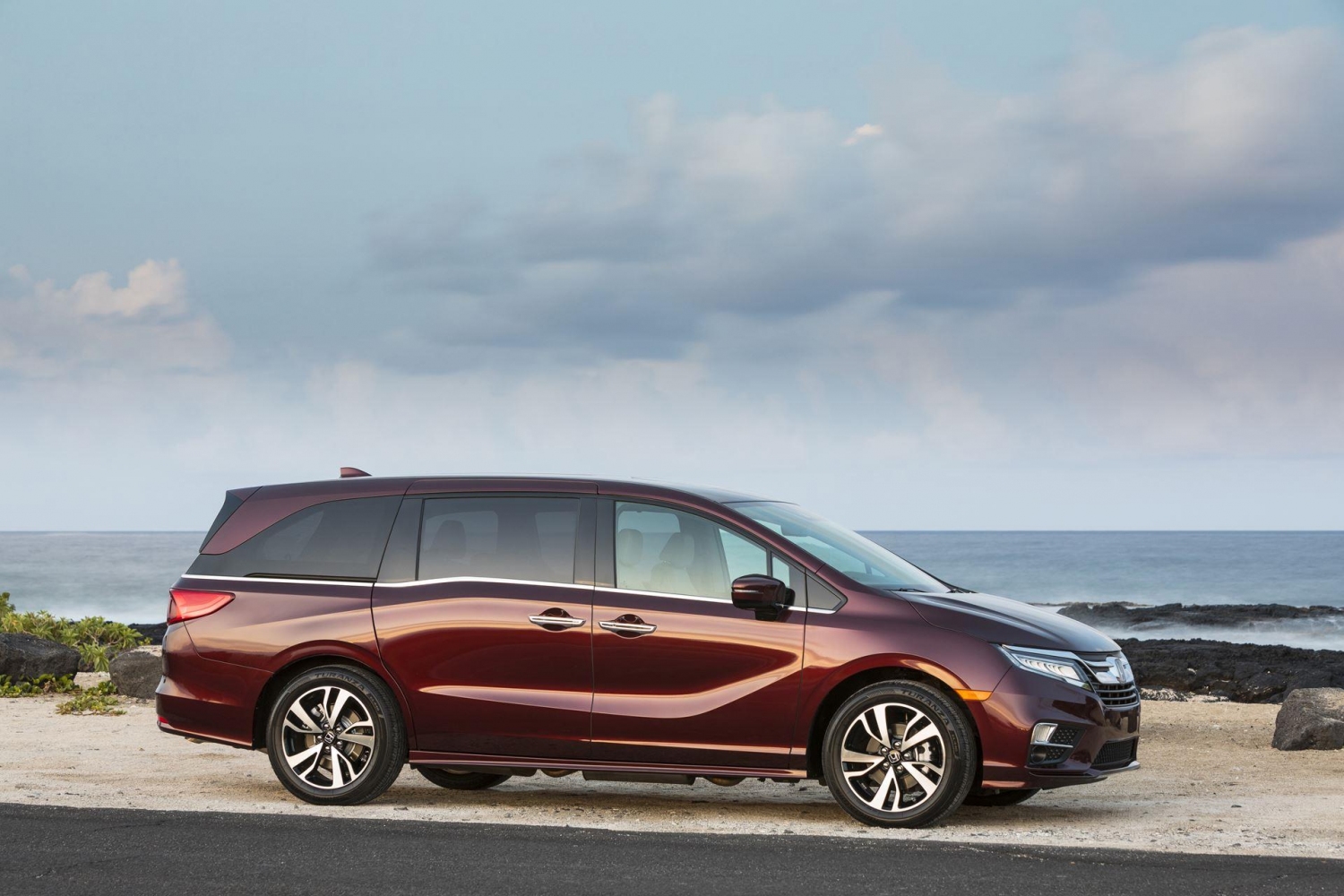 Honda Odyssey Touring Wallpapers