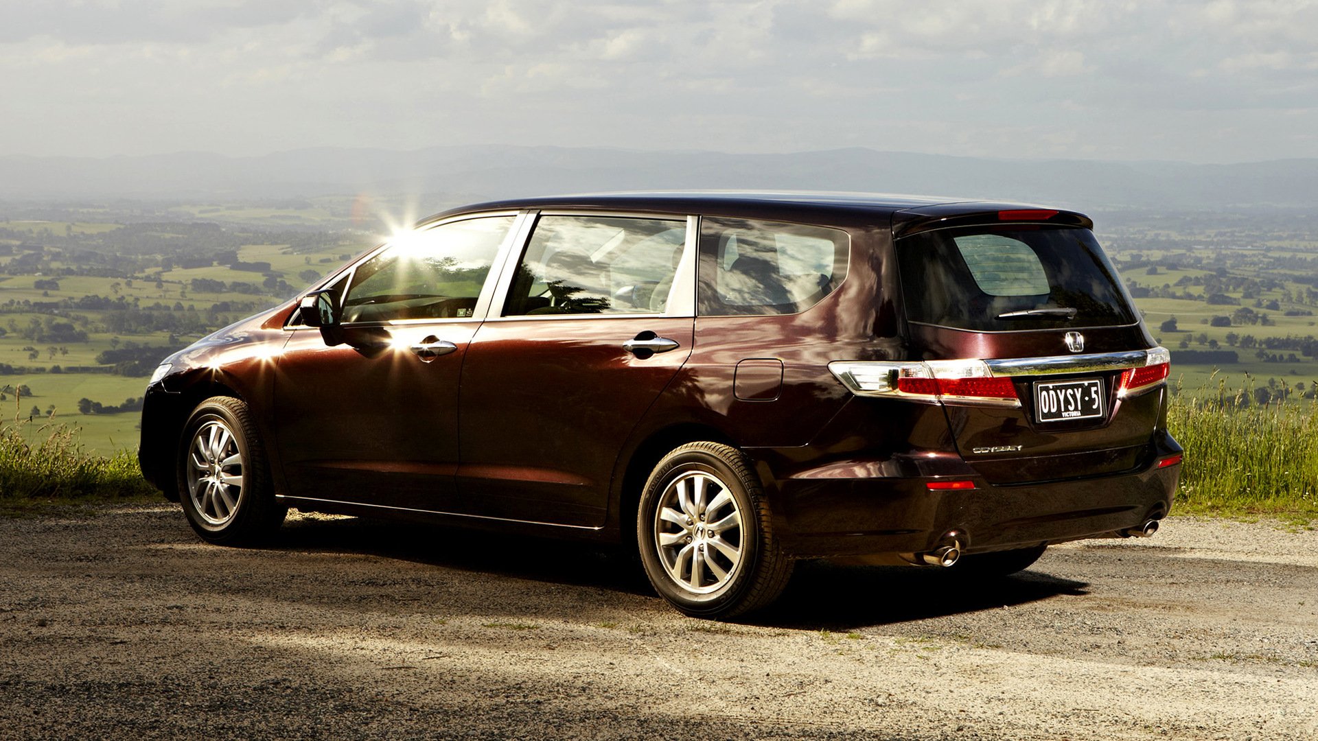 Honda Odyssey Touring Wallpapers