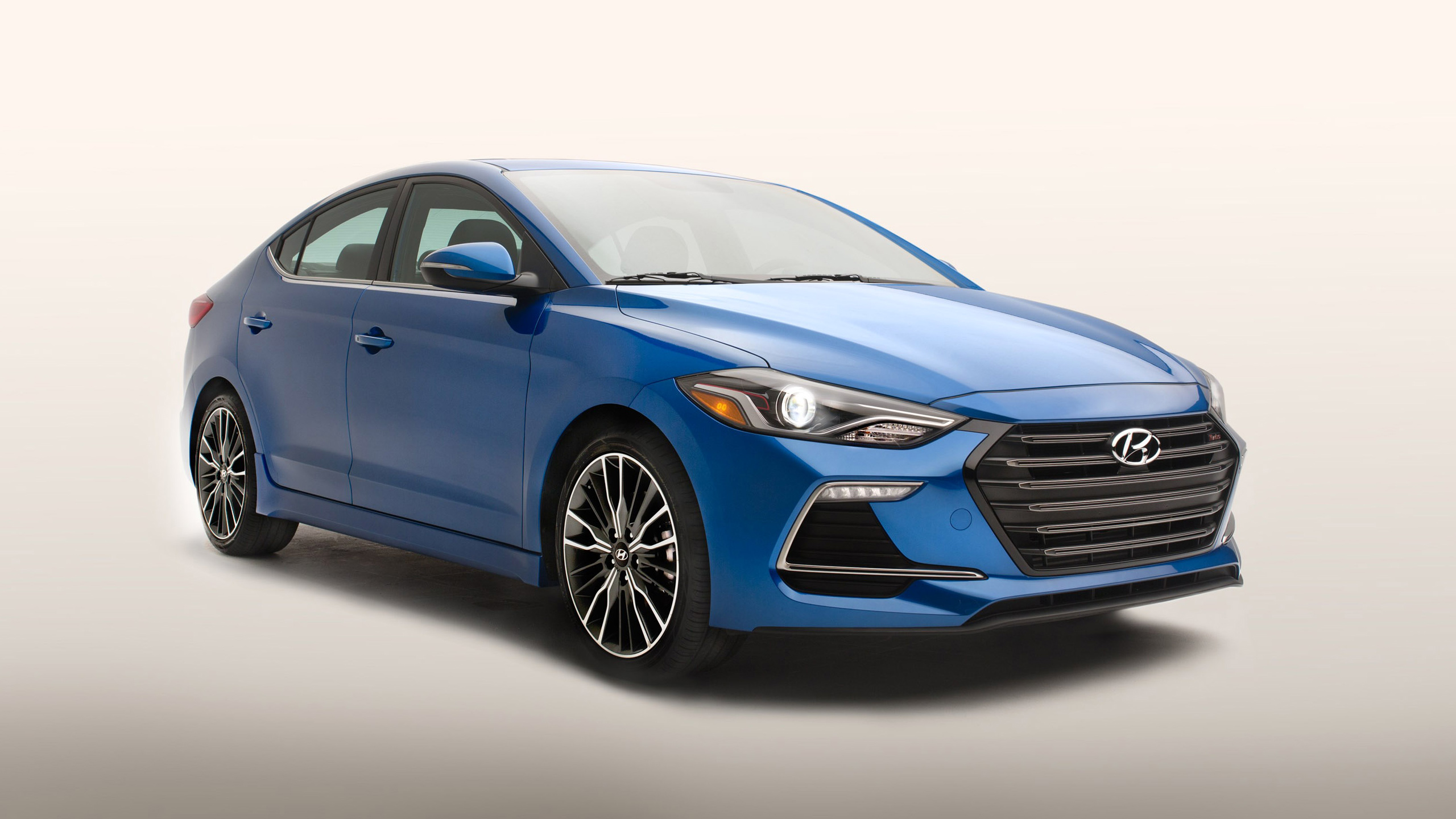 Hyundai Elantra Wallpapers