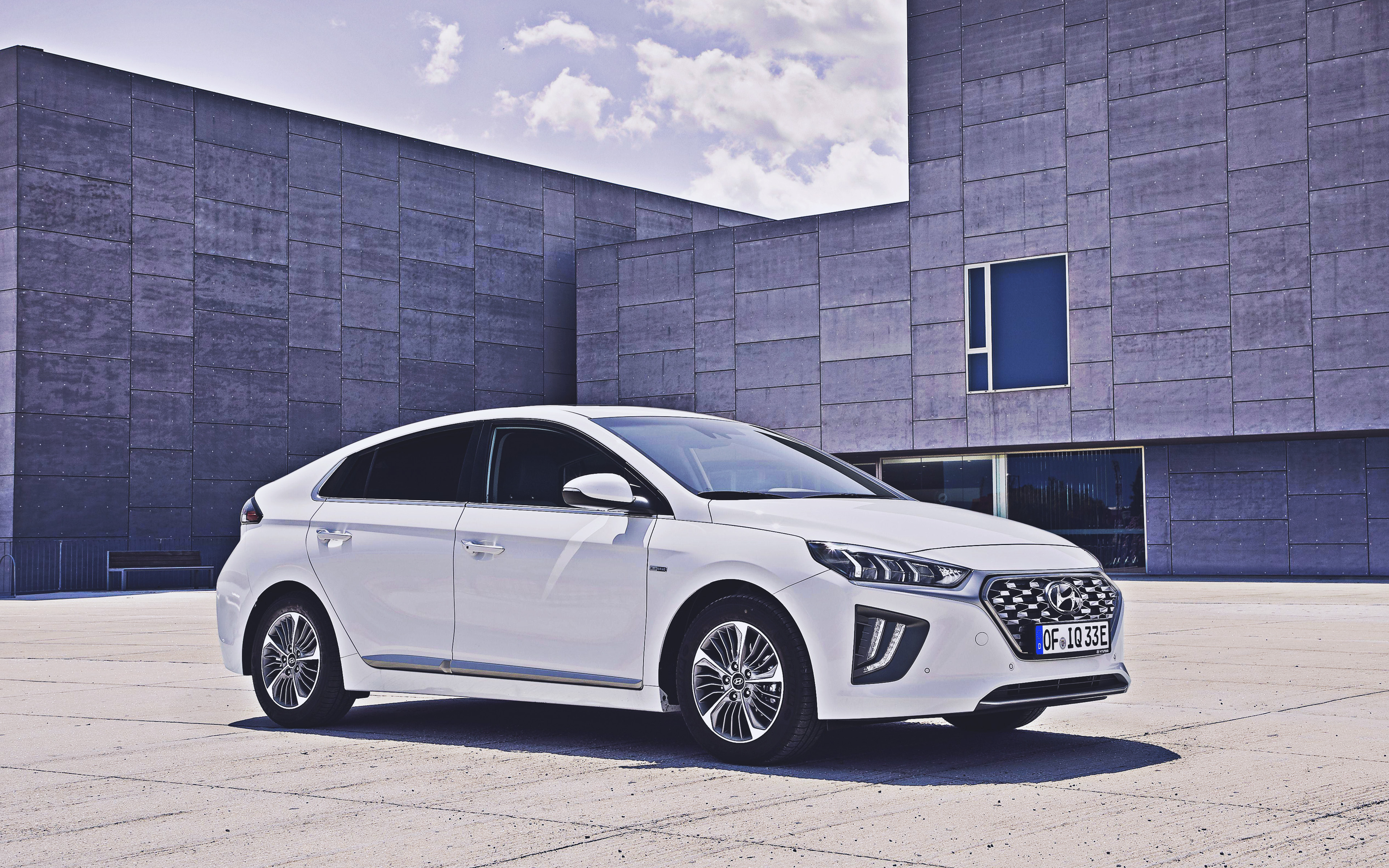 Hyundai I-Oniq Wallpapers