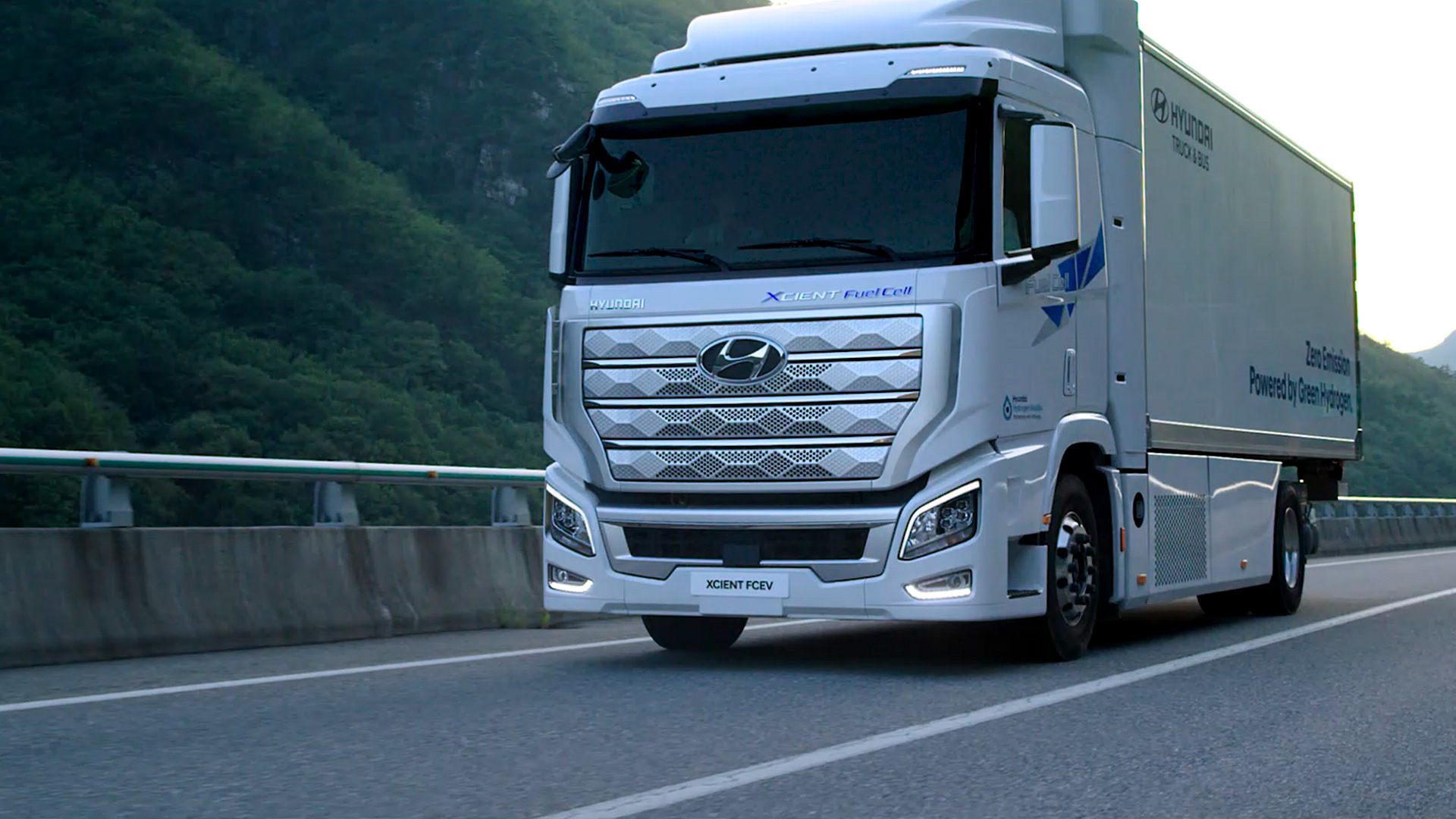 Hyundai Xcient Wallpapers