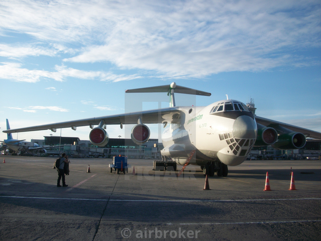 Ilyushin Il-76Td Wallpapers