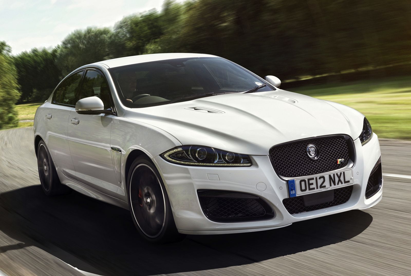 Jaguar C-Xf Wallpapers