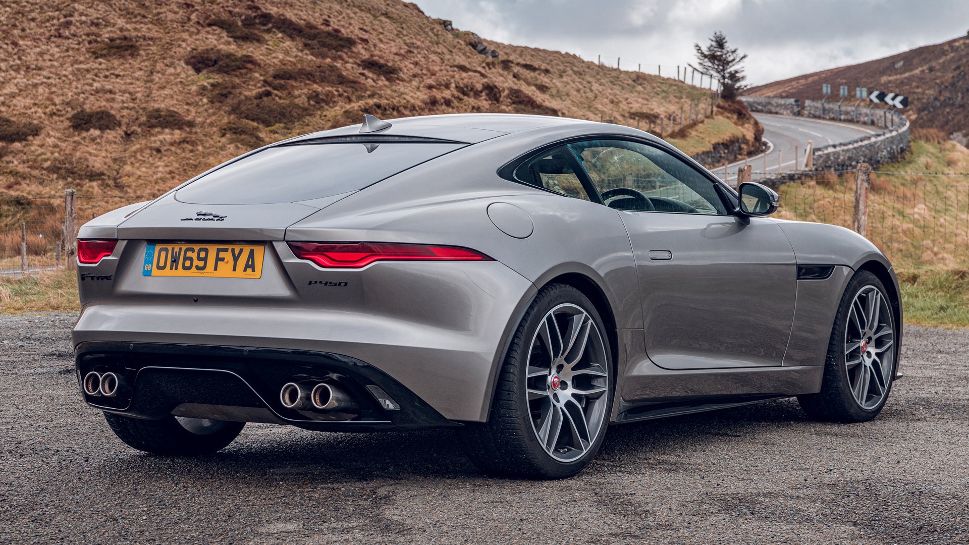 Jaguar F-Type P 450 Coupe R-Dynamic Wallpapers