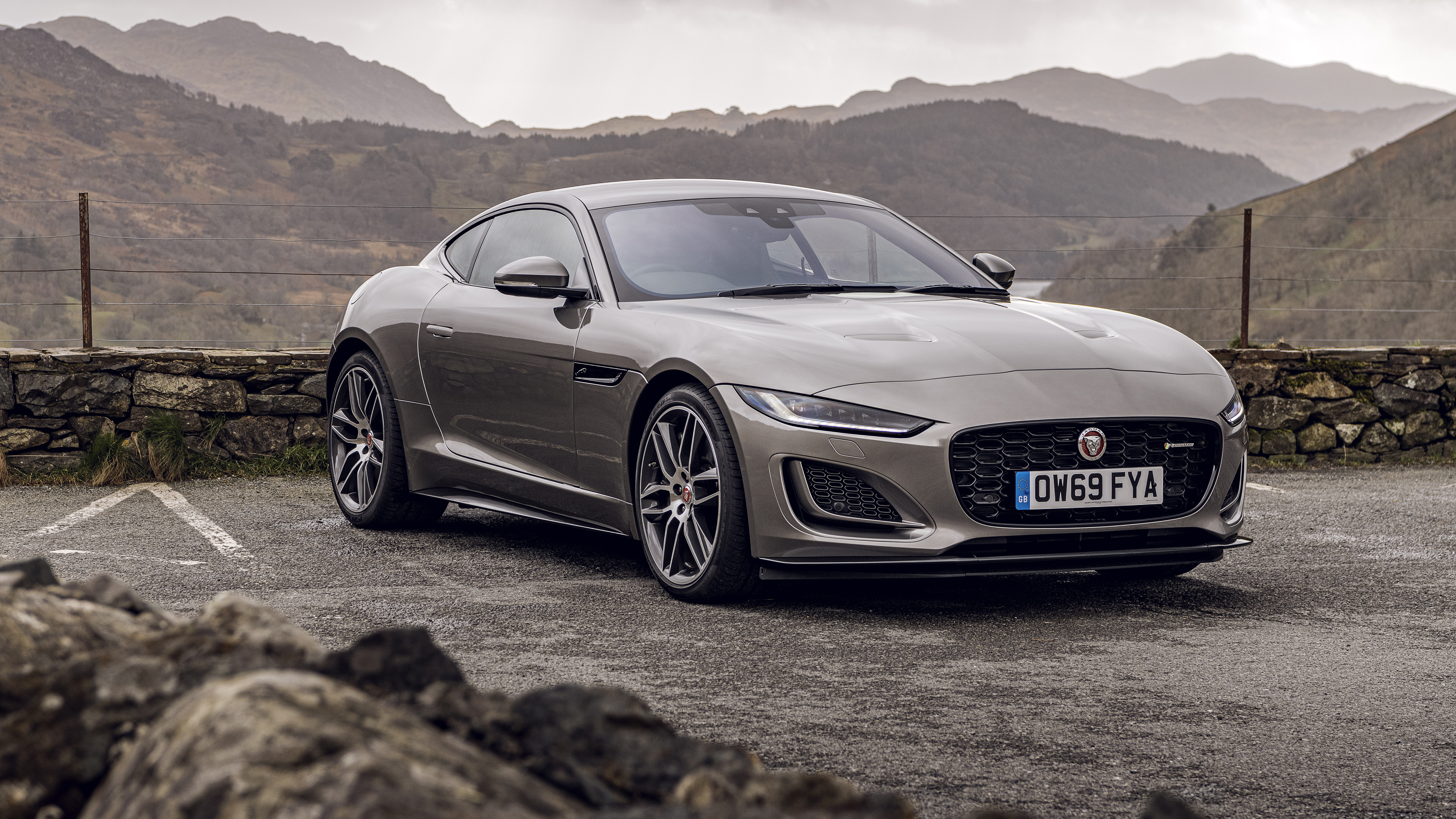 Jaguar F-Type P 450 Coupe R-Dynamic Wallpapers