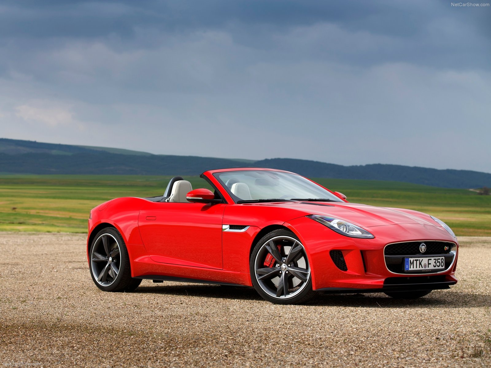 Jaguar F-Type V8 S Wallpapers