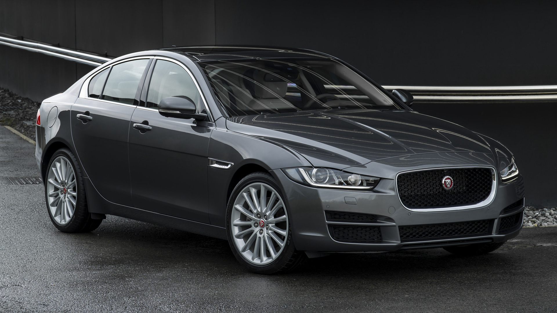 Jaguar Xe Wallpapers