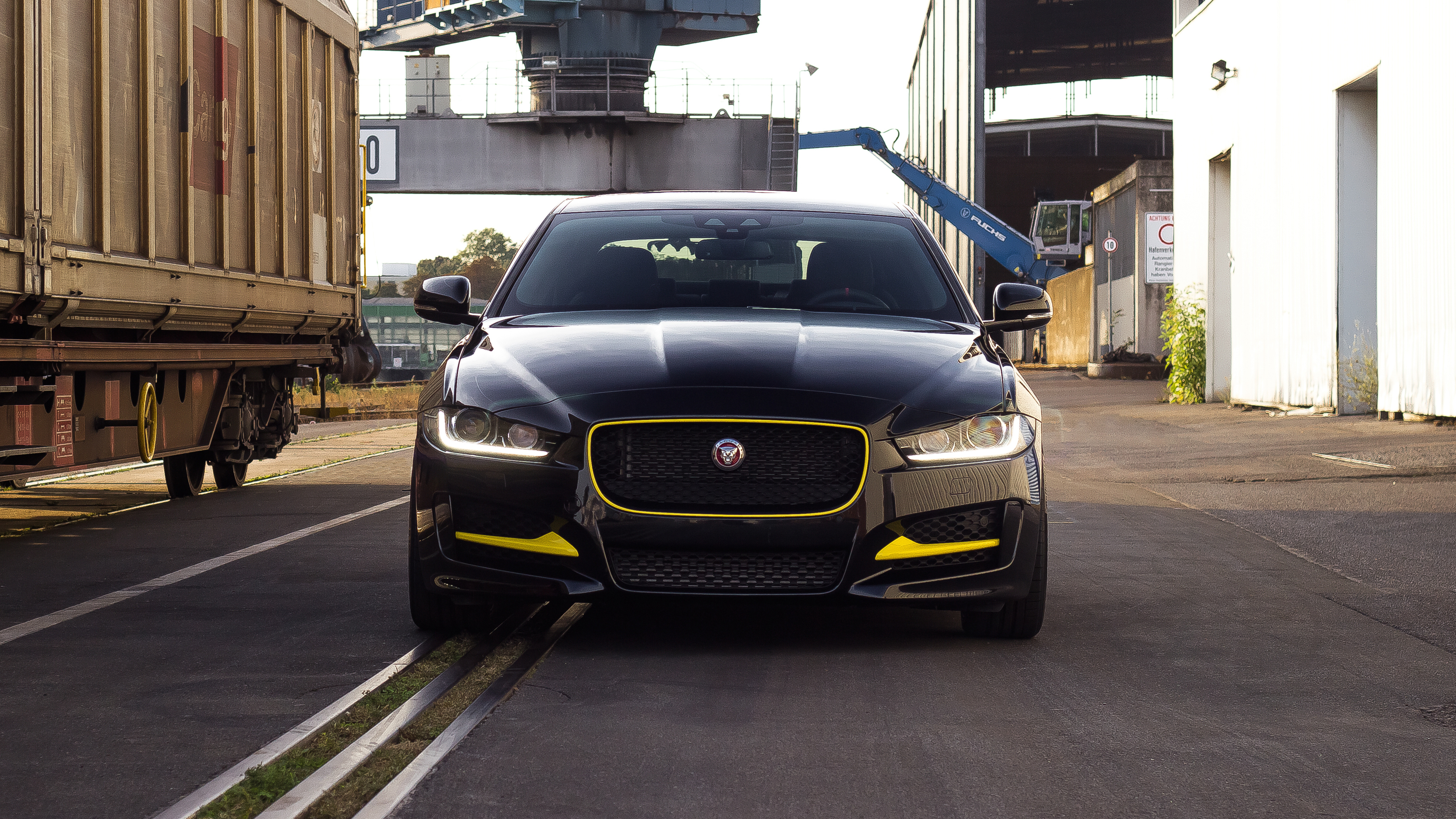 Jaguar Xe Wallpapers