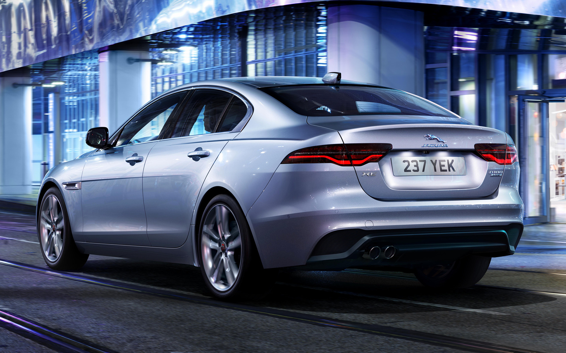 Jaguar Xe 2019 Wallpapers