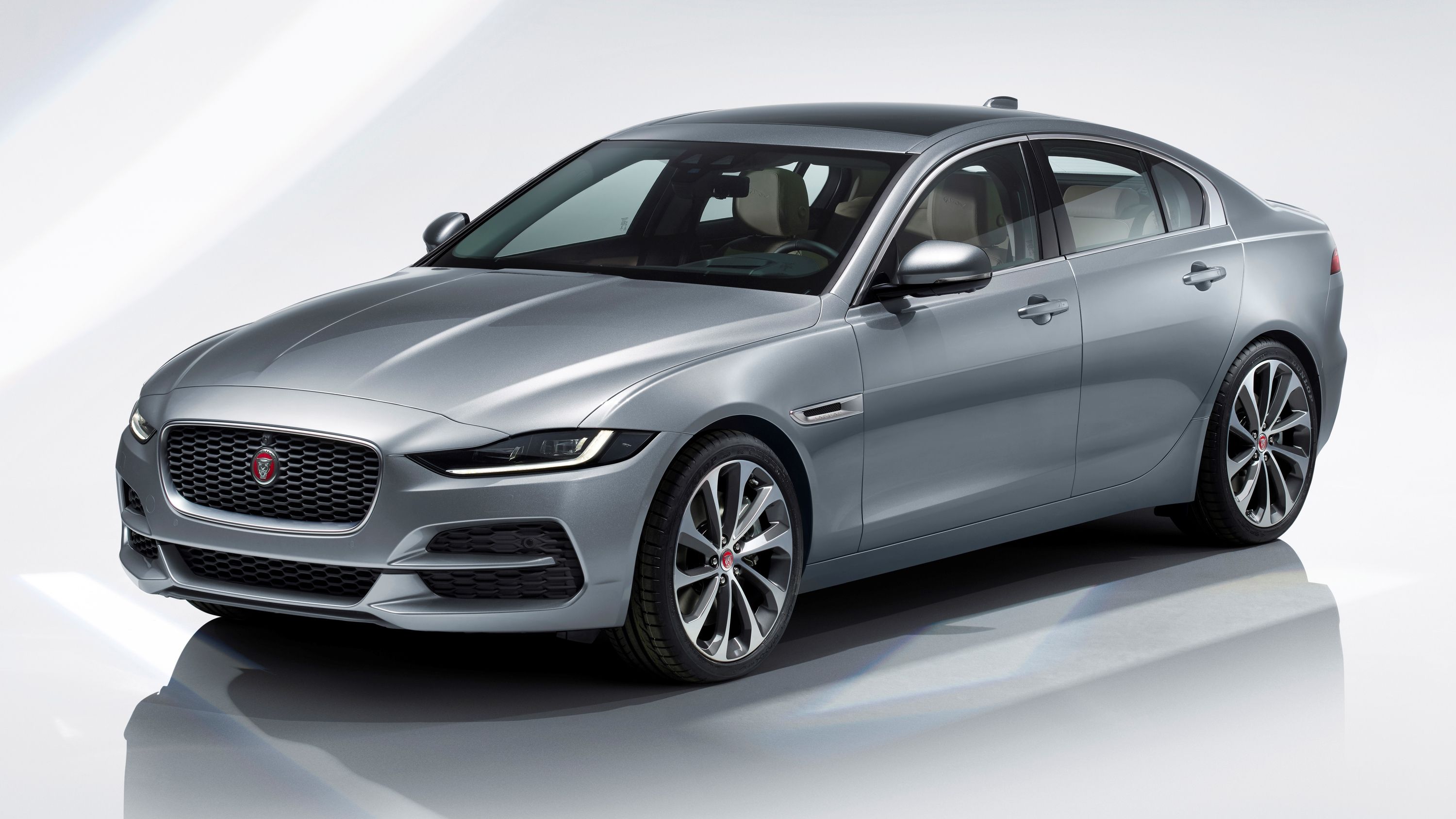 Jaguar Xe P300 Awd Wallpapers