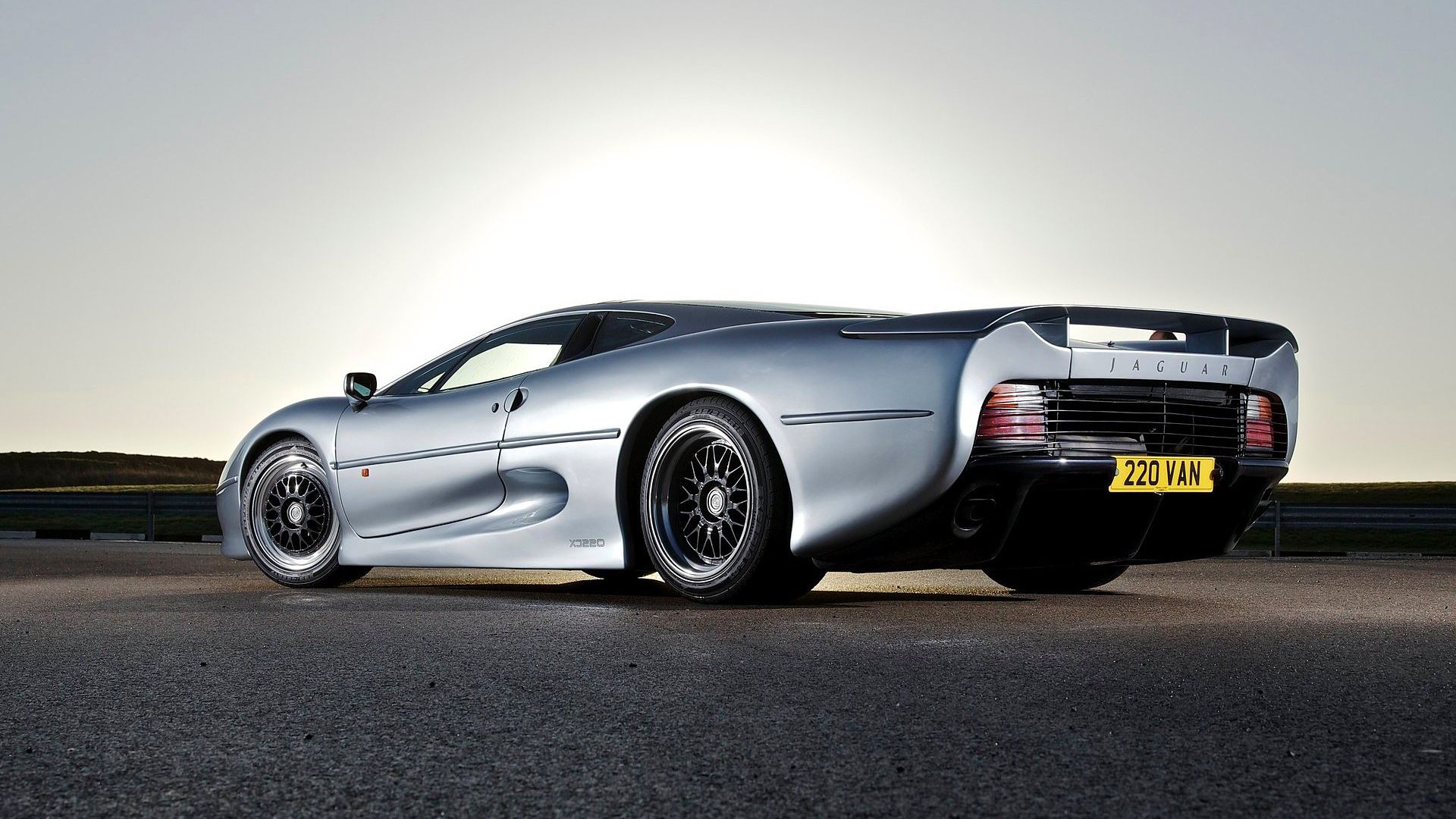 Jaguar Xj220 Wallpapers