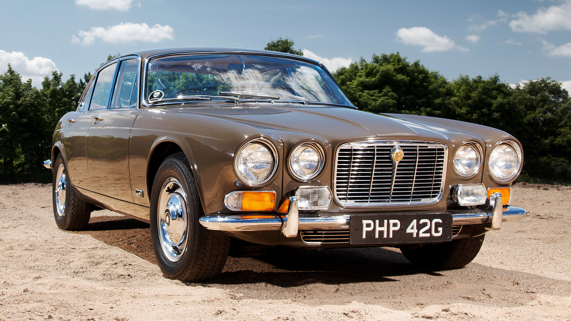 Jaguar Xj6 Wallpapers