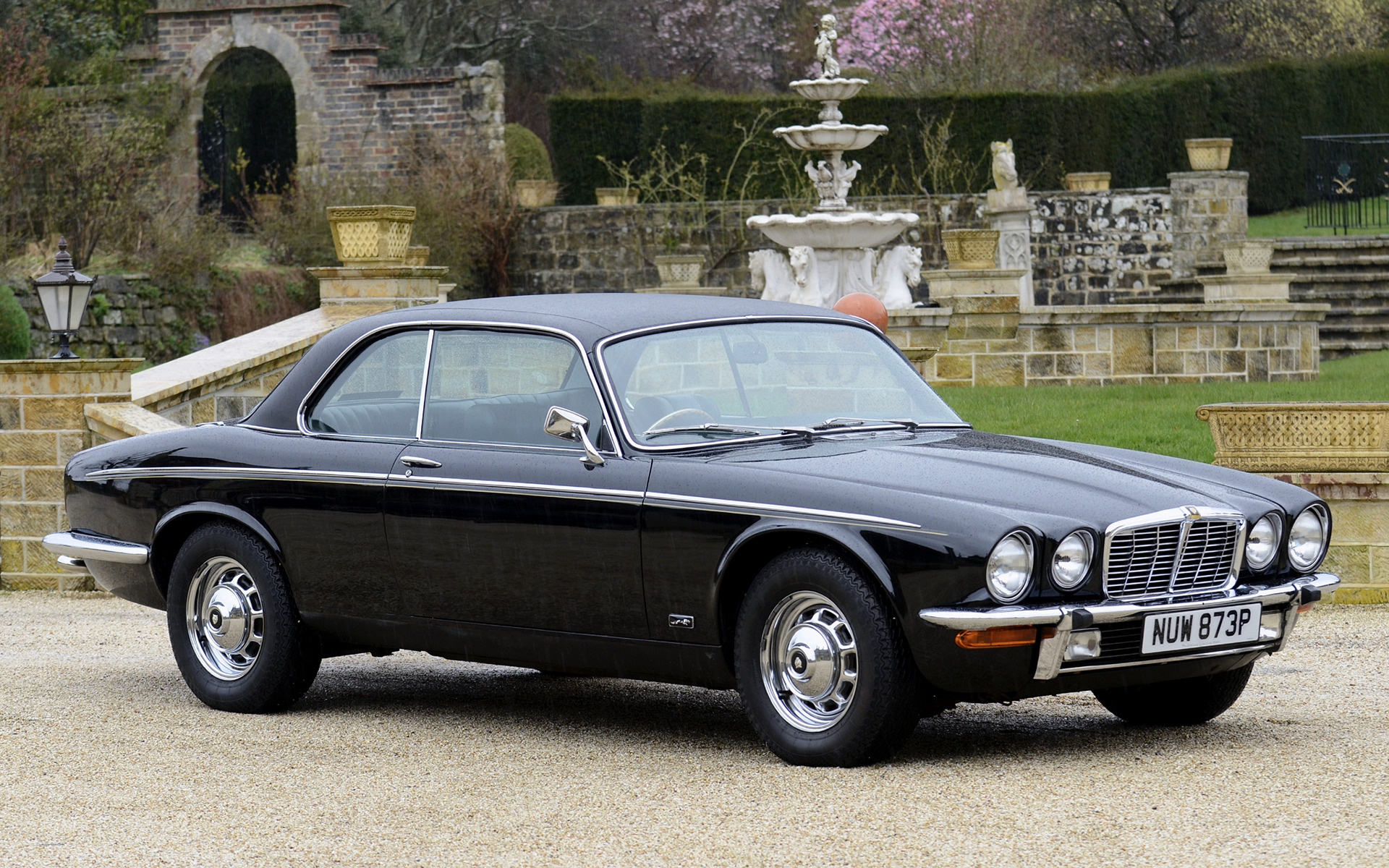 Jaguar Xj6 Wallpapers