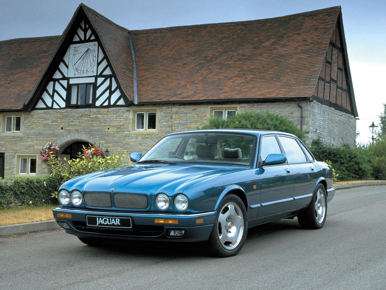 Jaguar Xjr Wallpapers