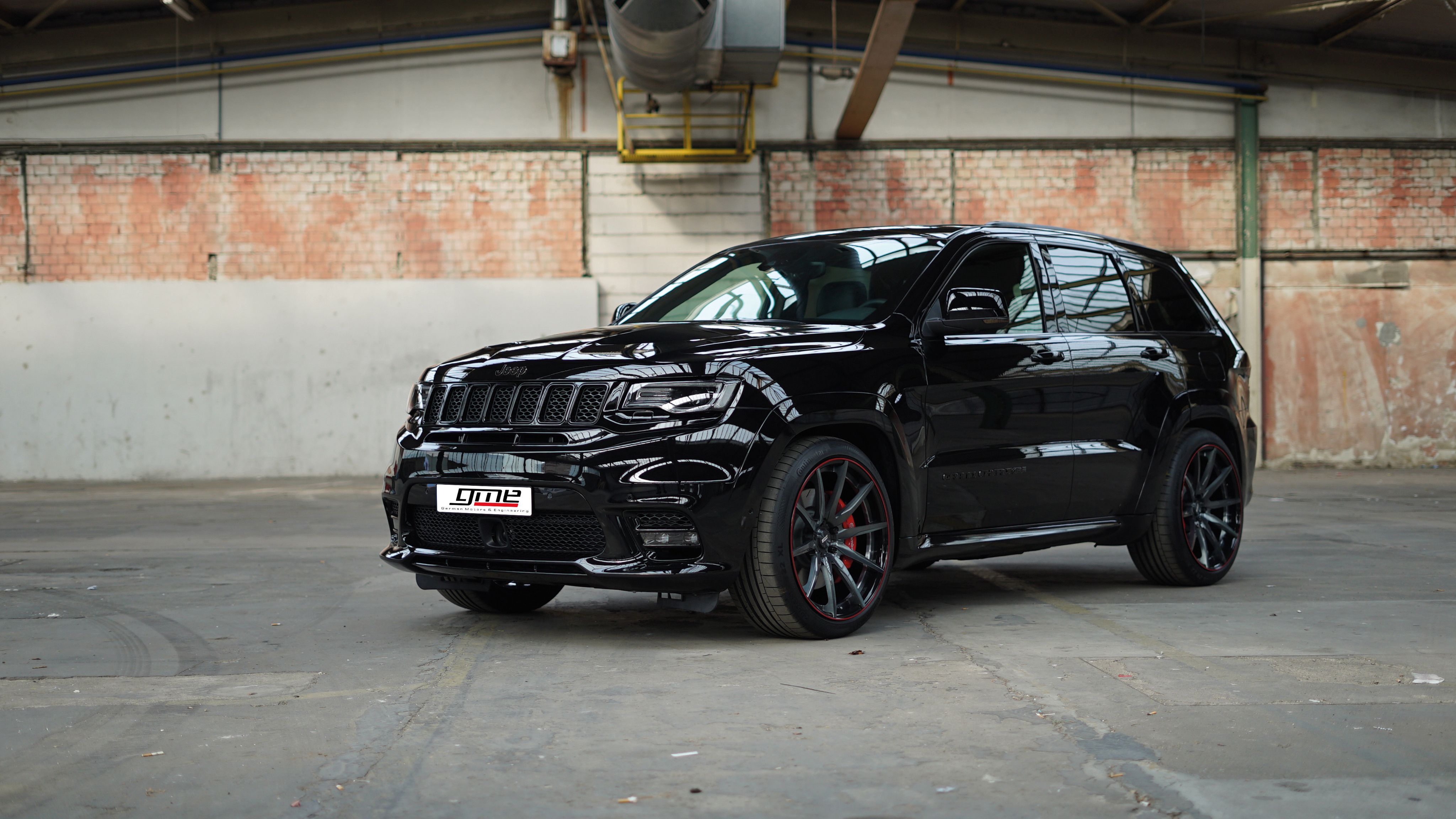 Jeep Grand Cherokee Srt8 Wallpapers