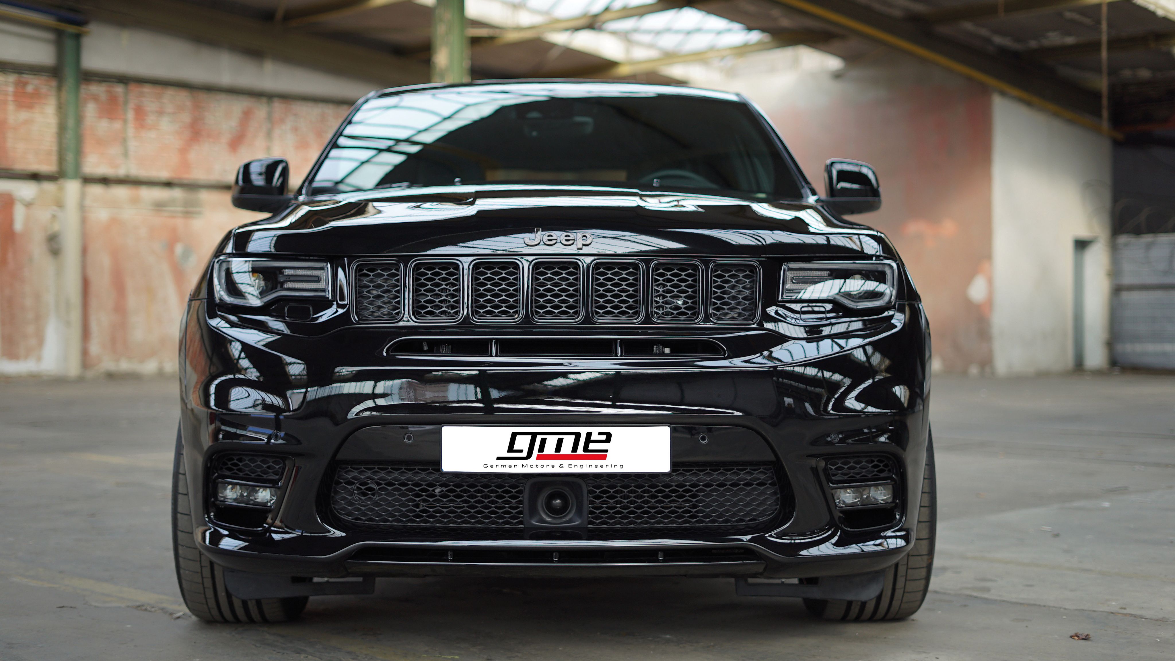 Jeep Grand Cherokee Srt8 Wallpapers