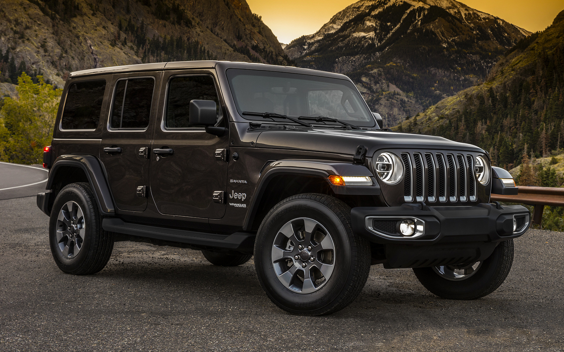 Jeep Wrangler Unlimited Sahara Wallpapers