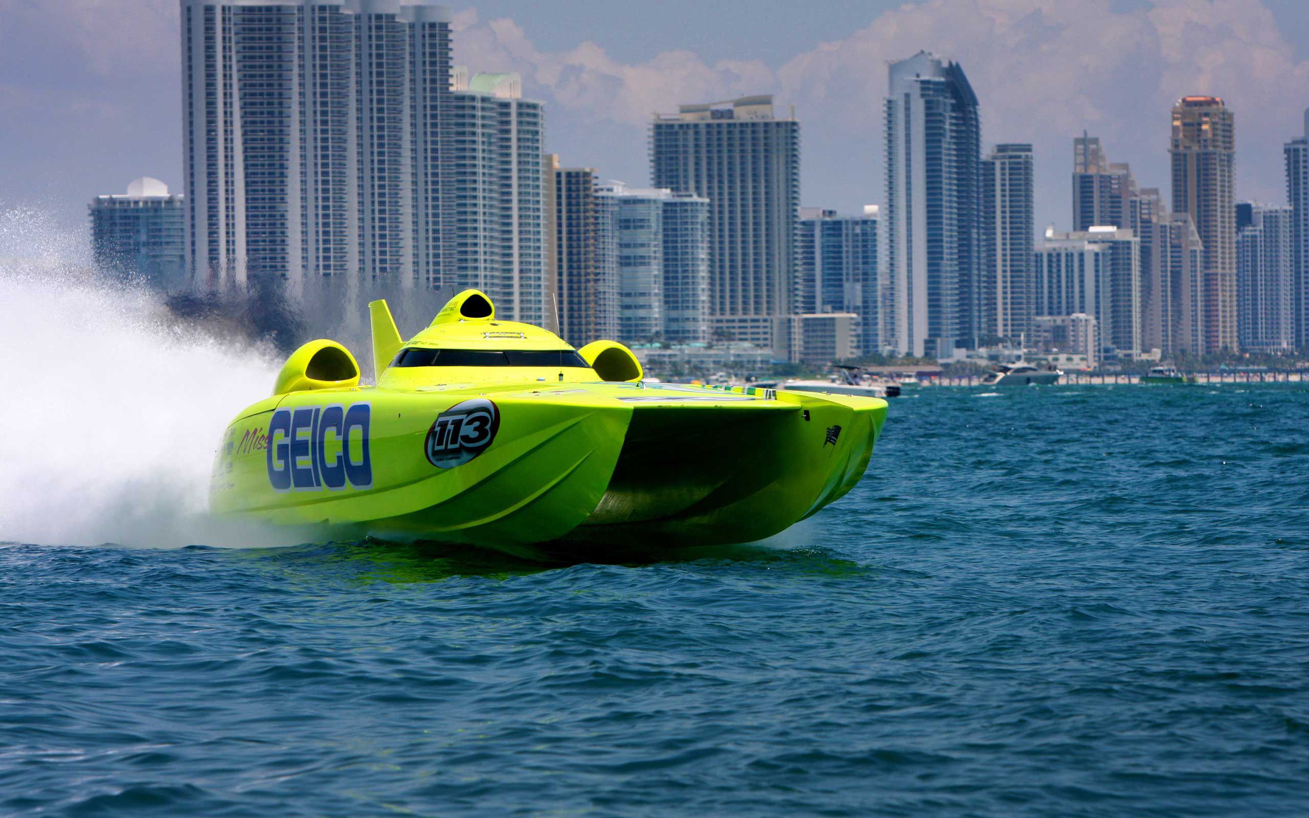 Jet Boat Wallpapers