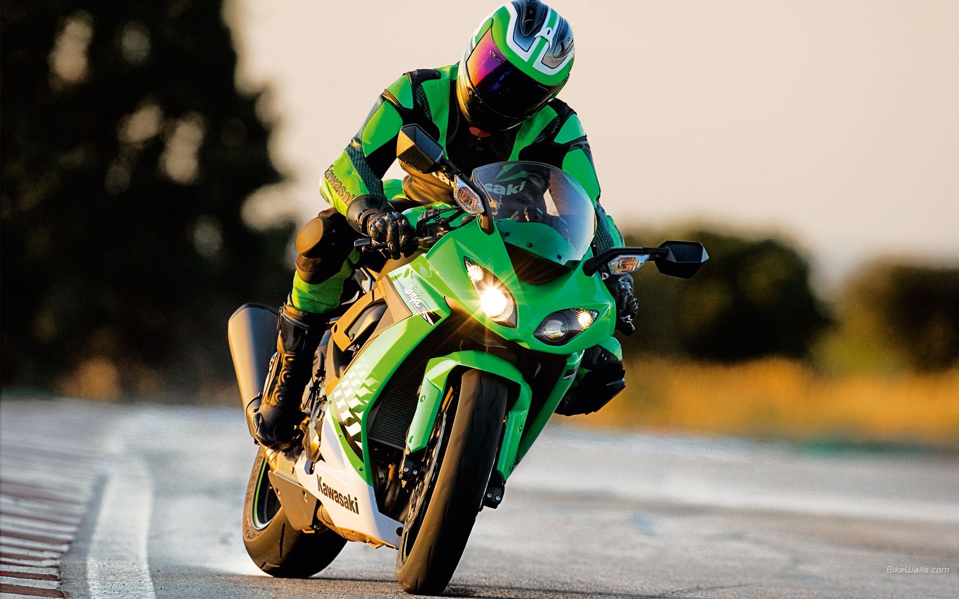 Kawasaki Ninja Zx-10R Wallpapers