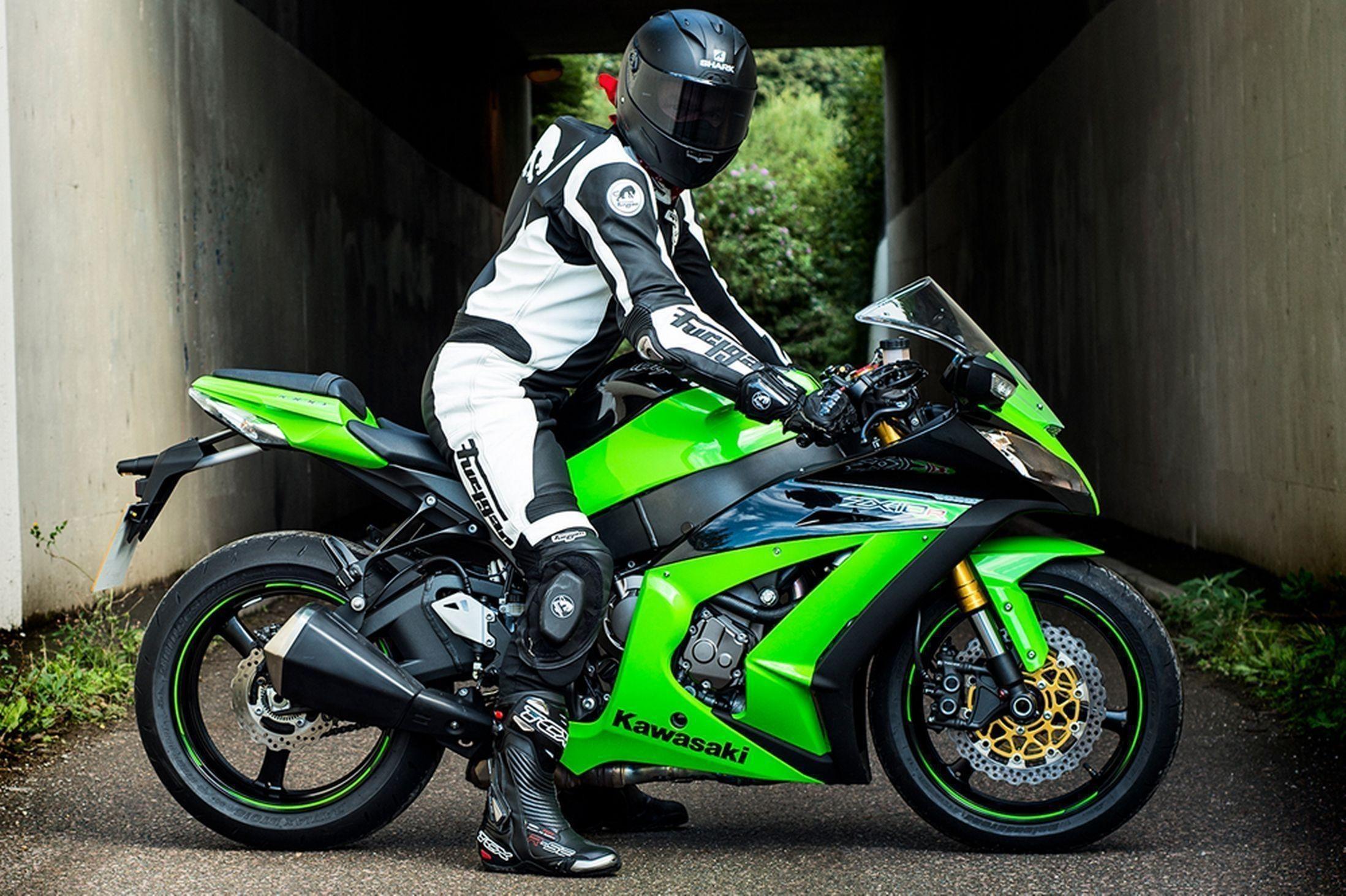 Kawasaki Ninja Zx-10R Wallpapers