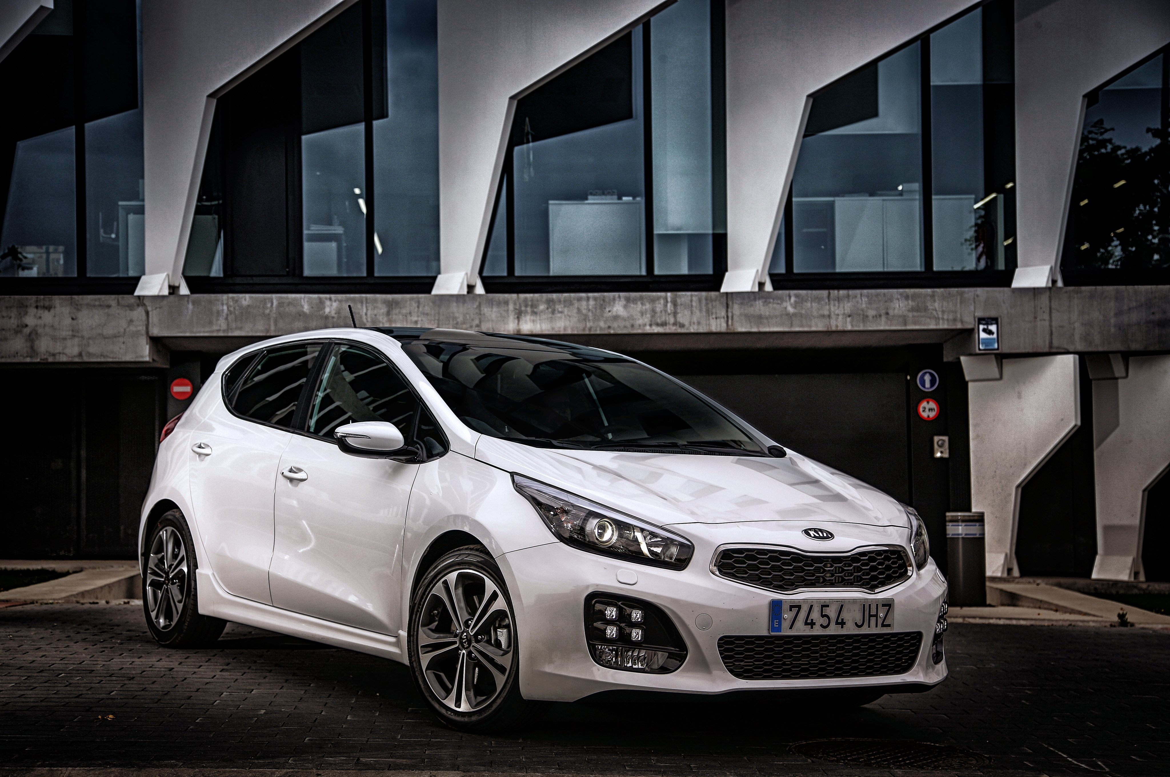 Kia Cee'D Wallpapers