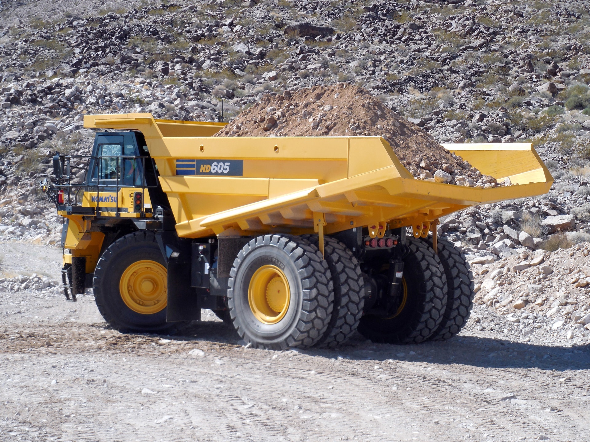 Komatsu Hd465 Dump Truck Wallpapers