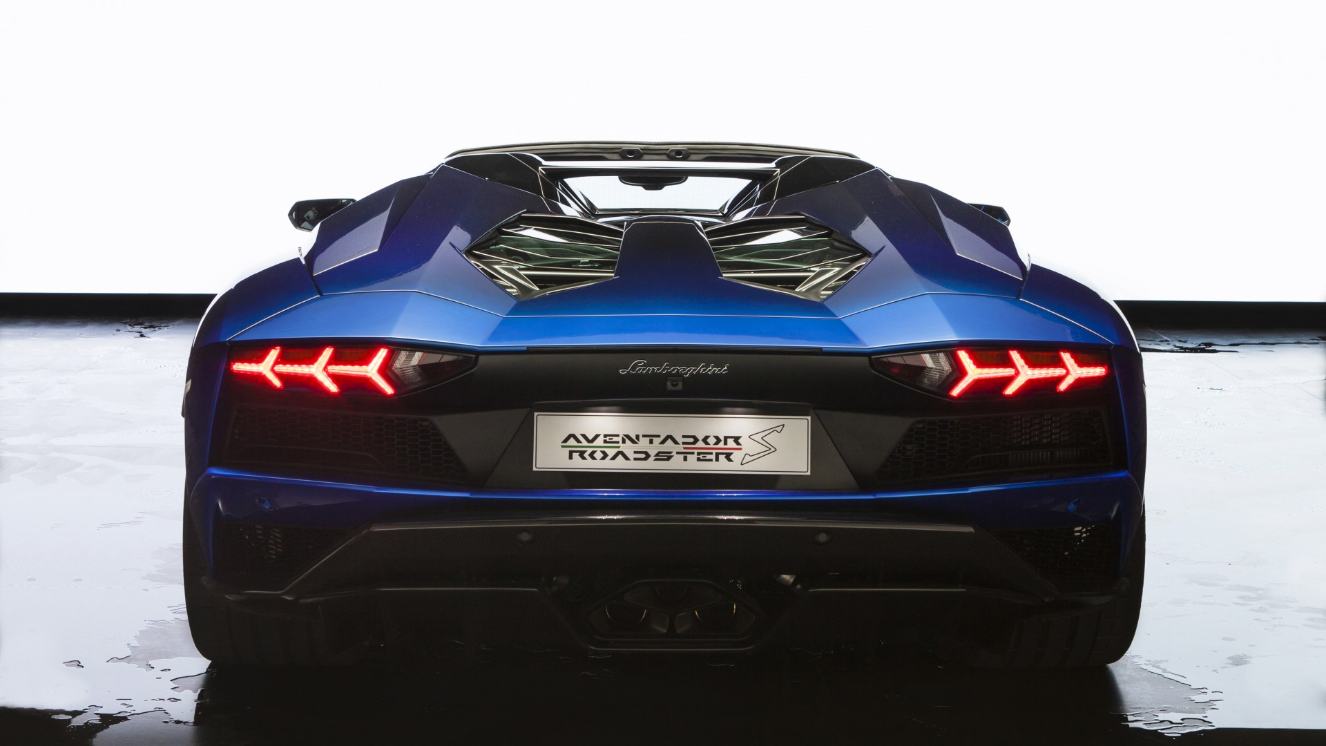 Lamborghini Aventador S Roadster Wallpapers