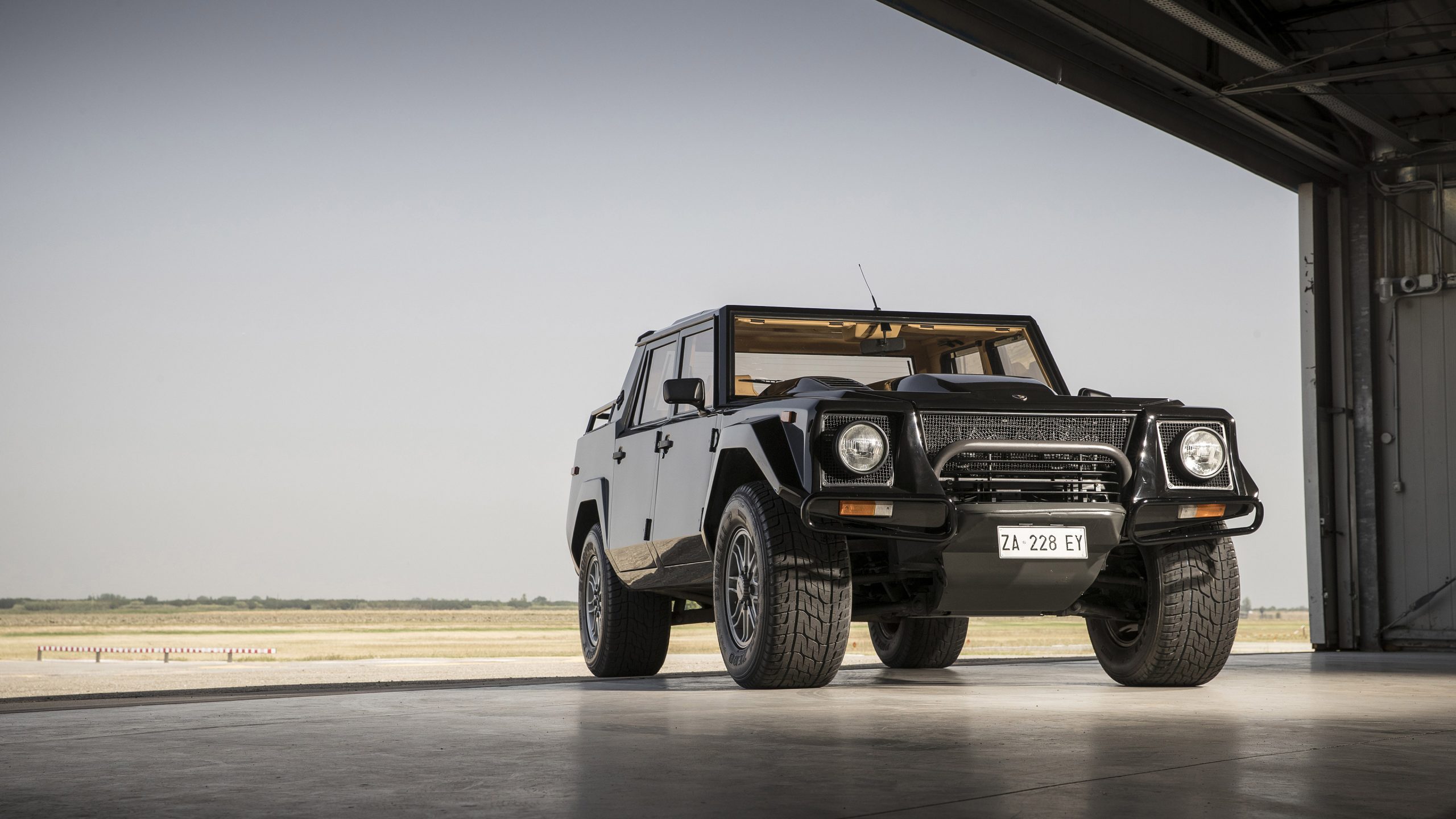 Lamborghini Lm002 Wallpapers