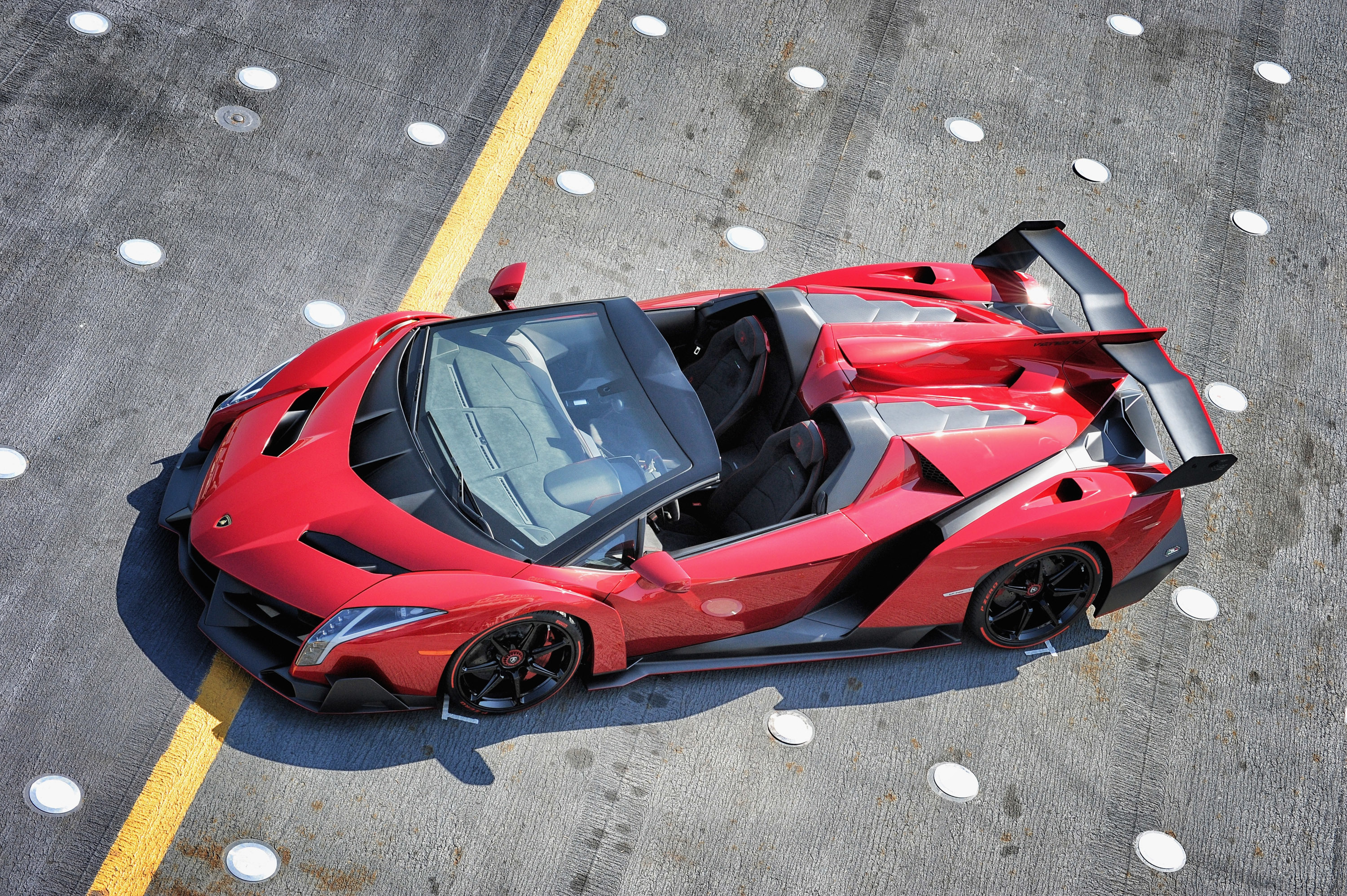 Lamborghini Veneno Roadster Wallpapers