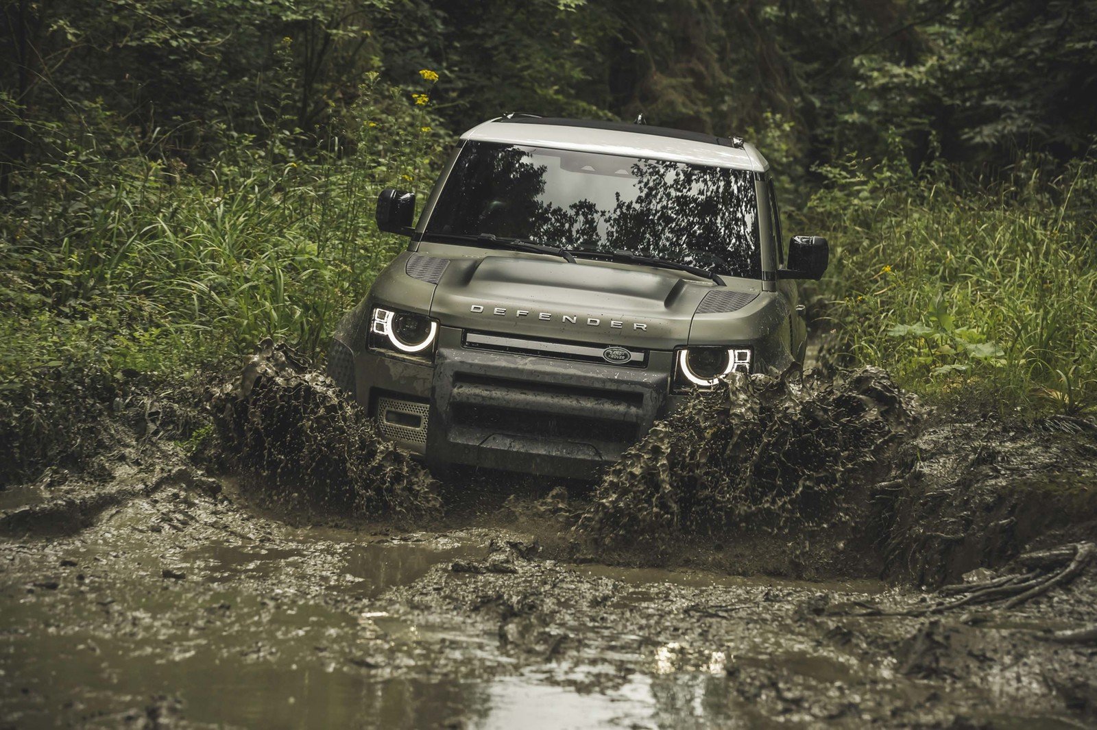 Land Rover Defender Wallpapers