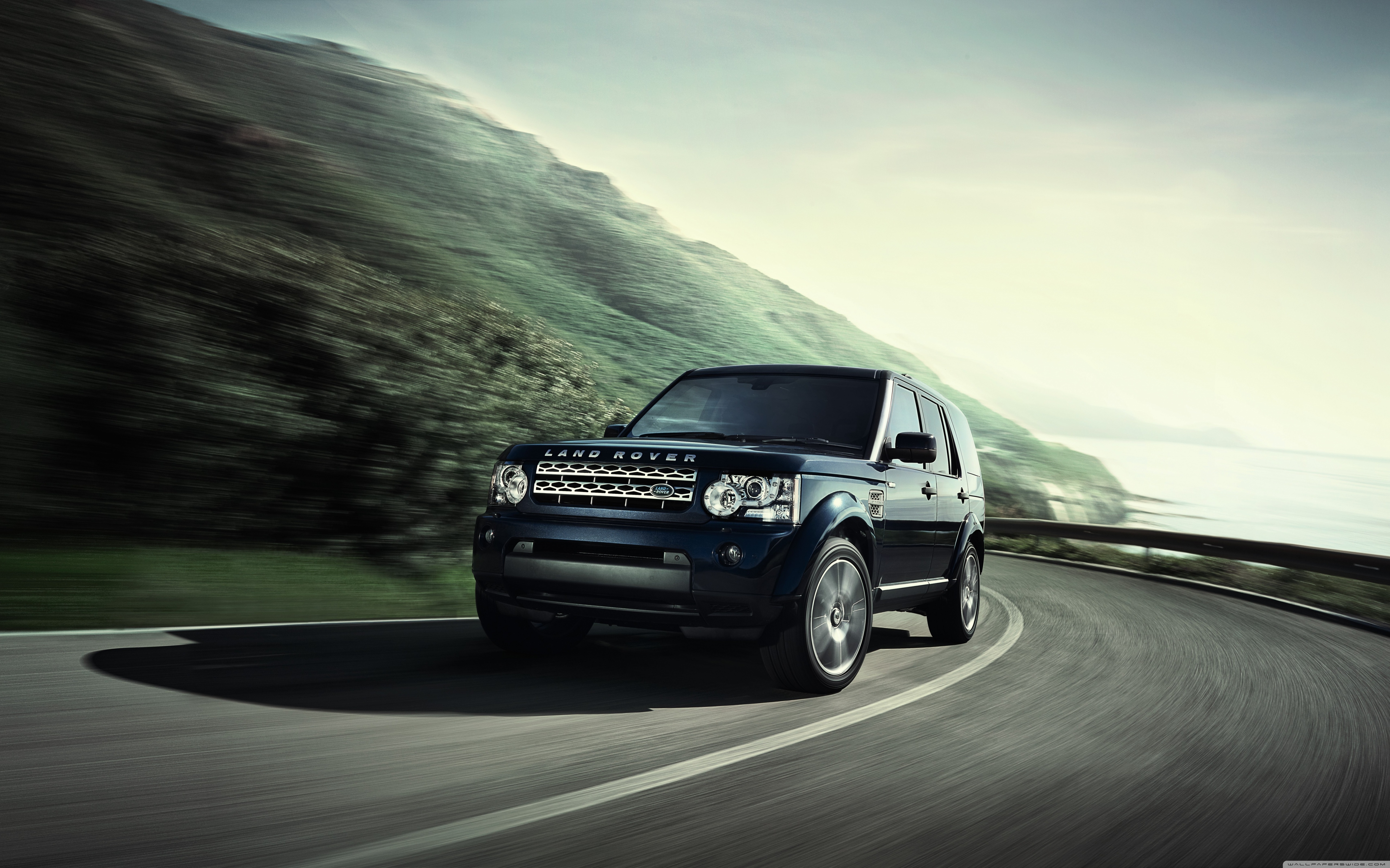 Land Rover Discovery Wallpapers