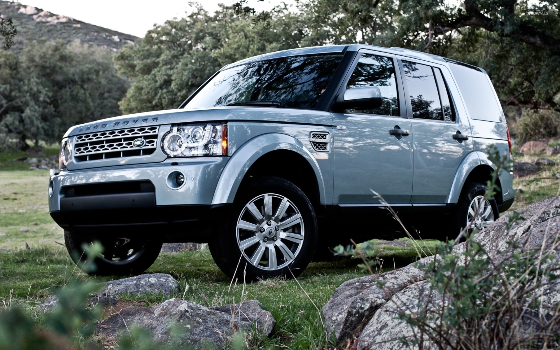 Land Rover Discovery Wallpapers