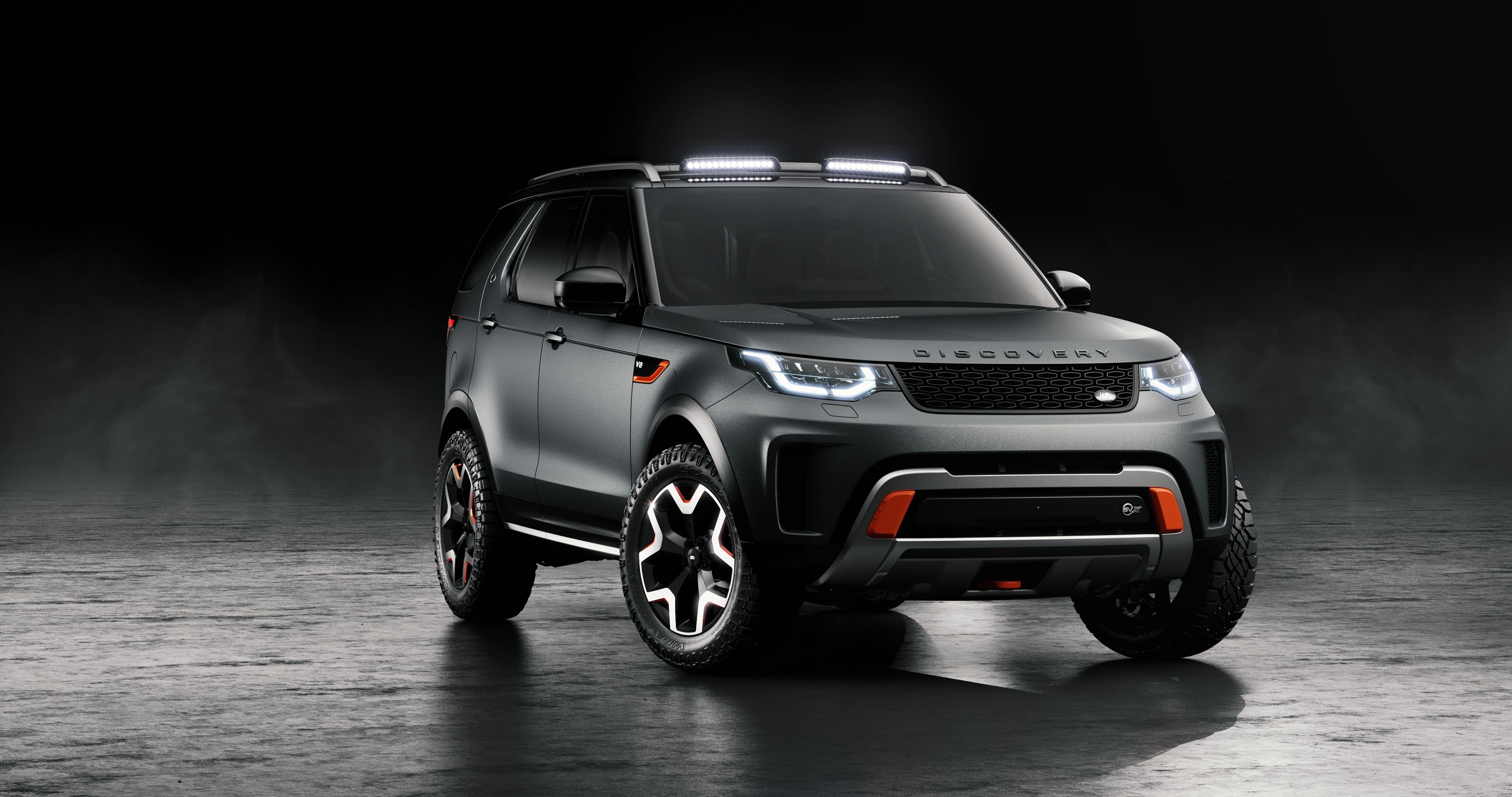 Land Rover Discovery Svx 2018 Wallpapers