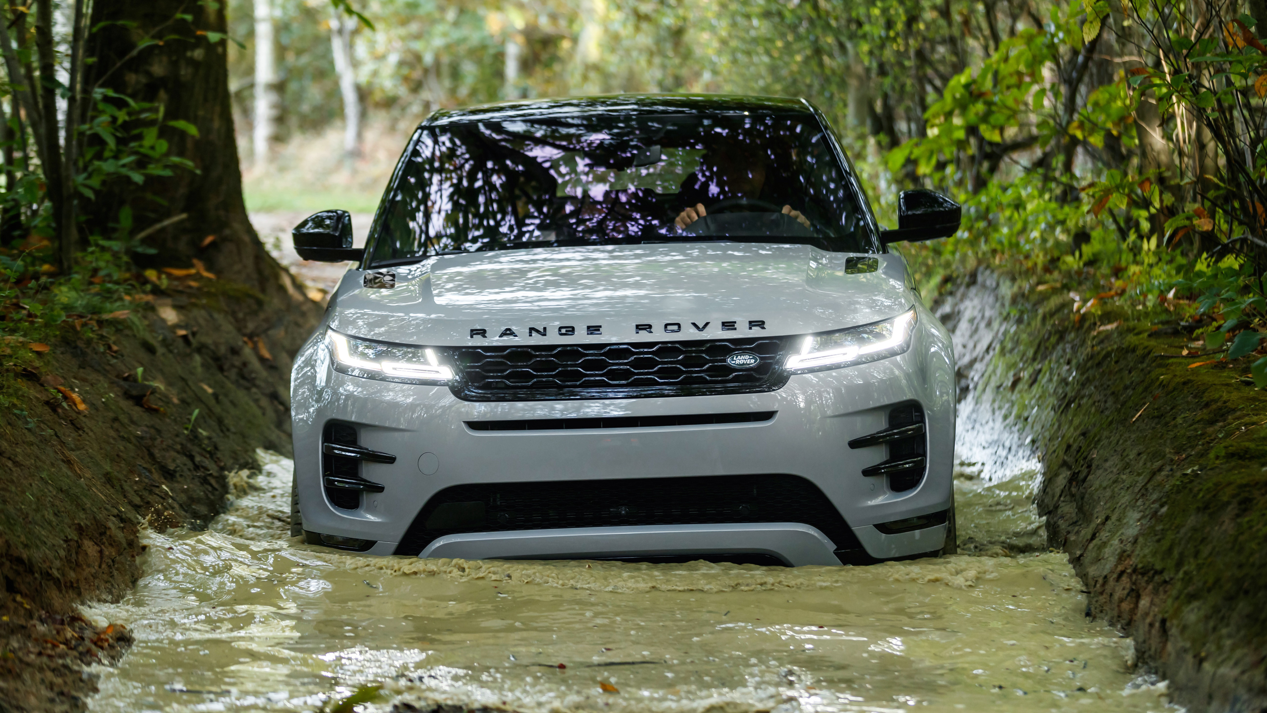 Land Rover Range Rover Evoque 2020 Wallpapers