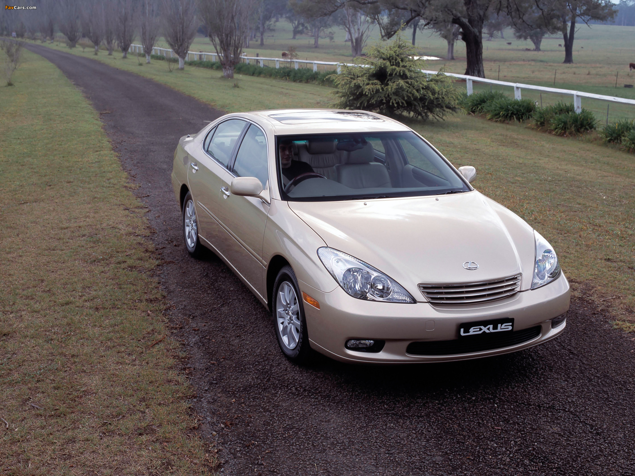 Lexus Es 300H Wallpapers