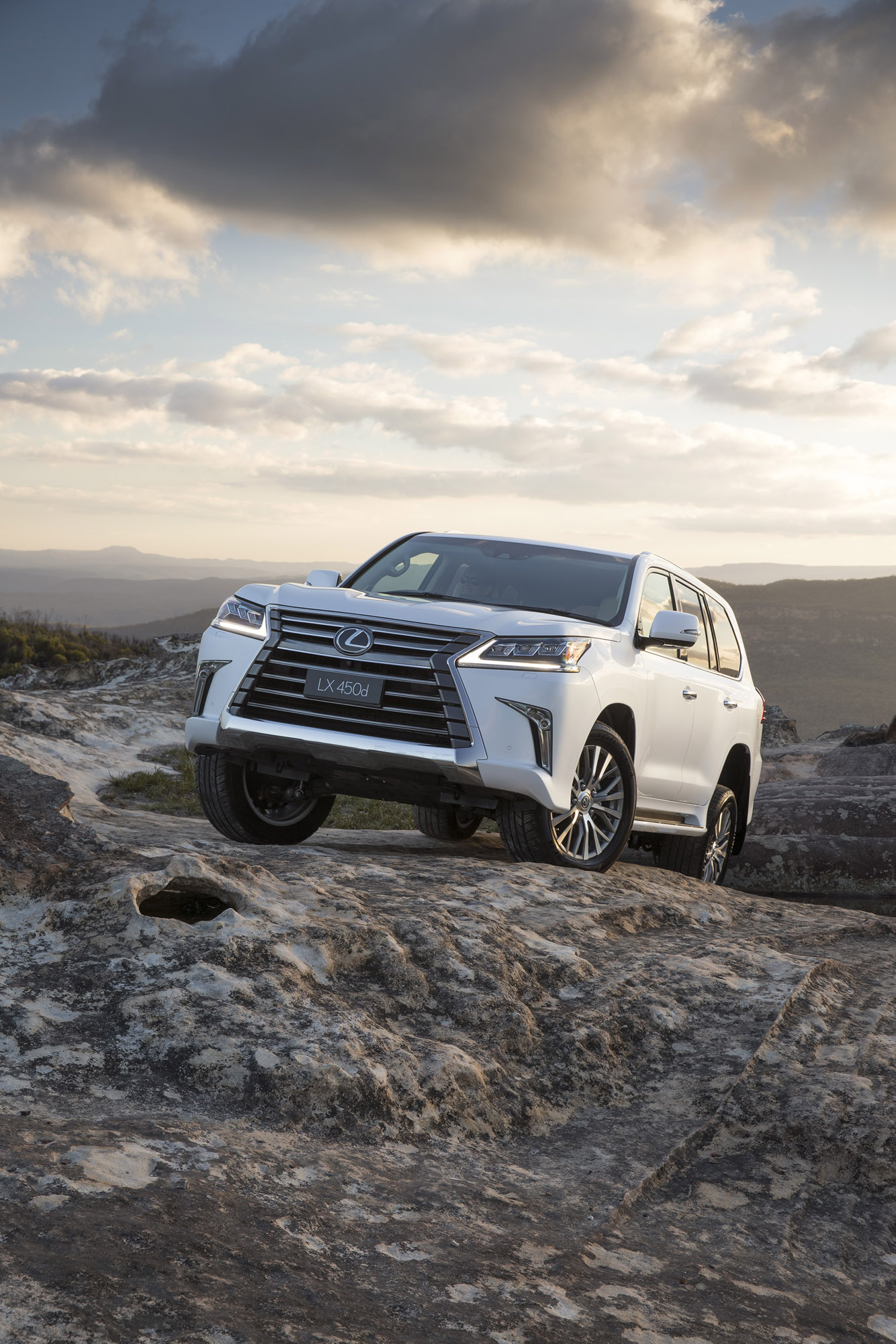 Lexus Lx 450D Wallpapers